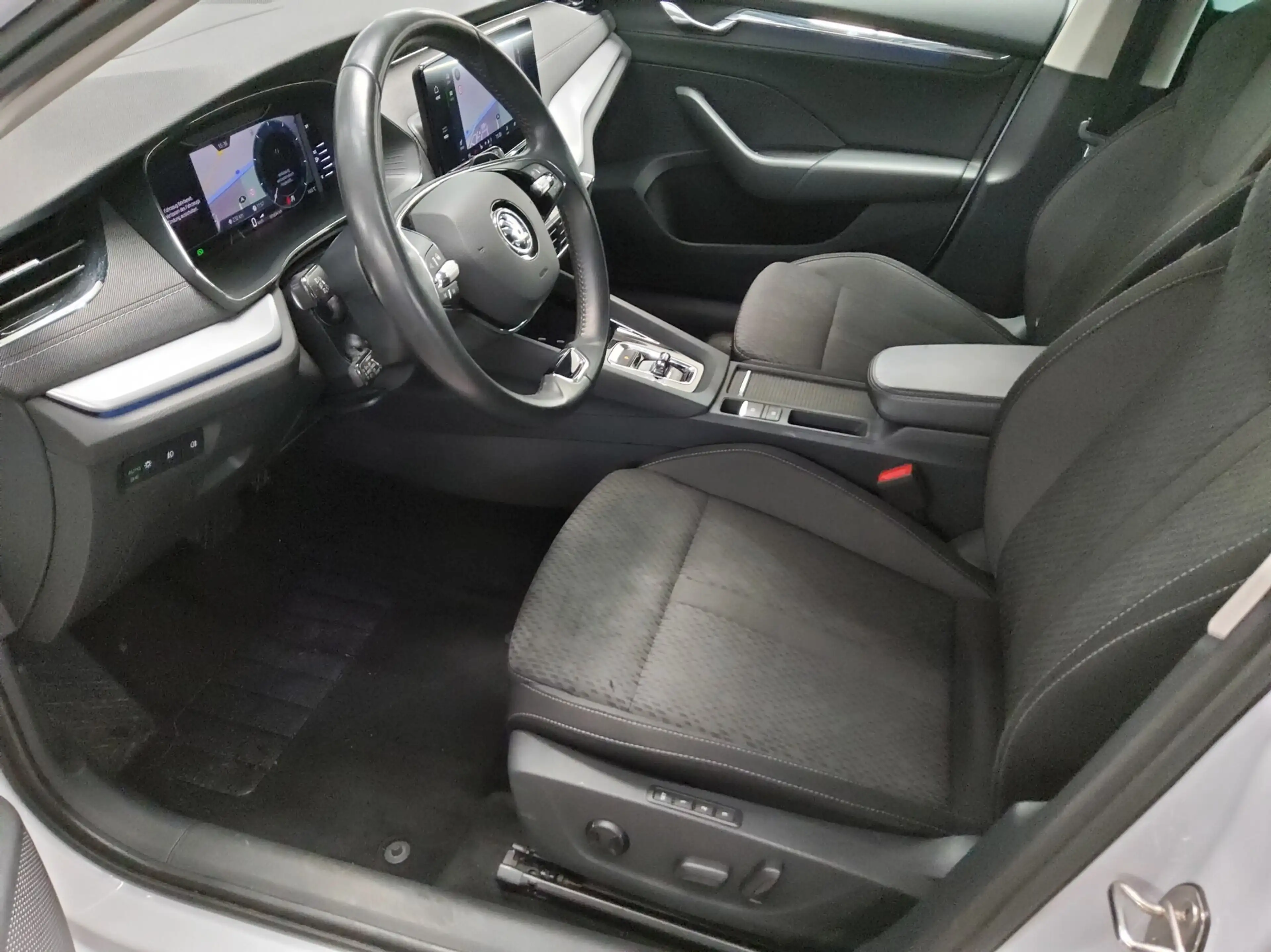 Skoda Octavia OCTAVIA NAVI KLIMAAUT RADIO TEMPO MFL SHZ VC PDC HUD AHK ACC LED RfK — photo 9