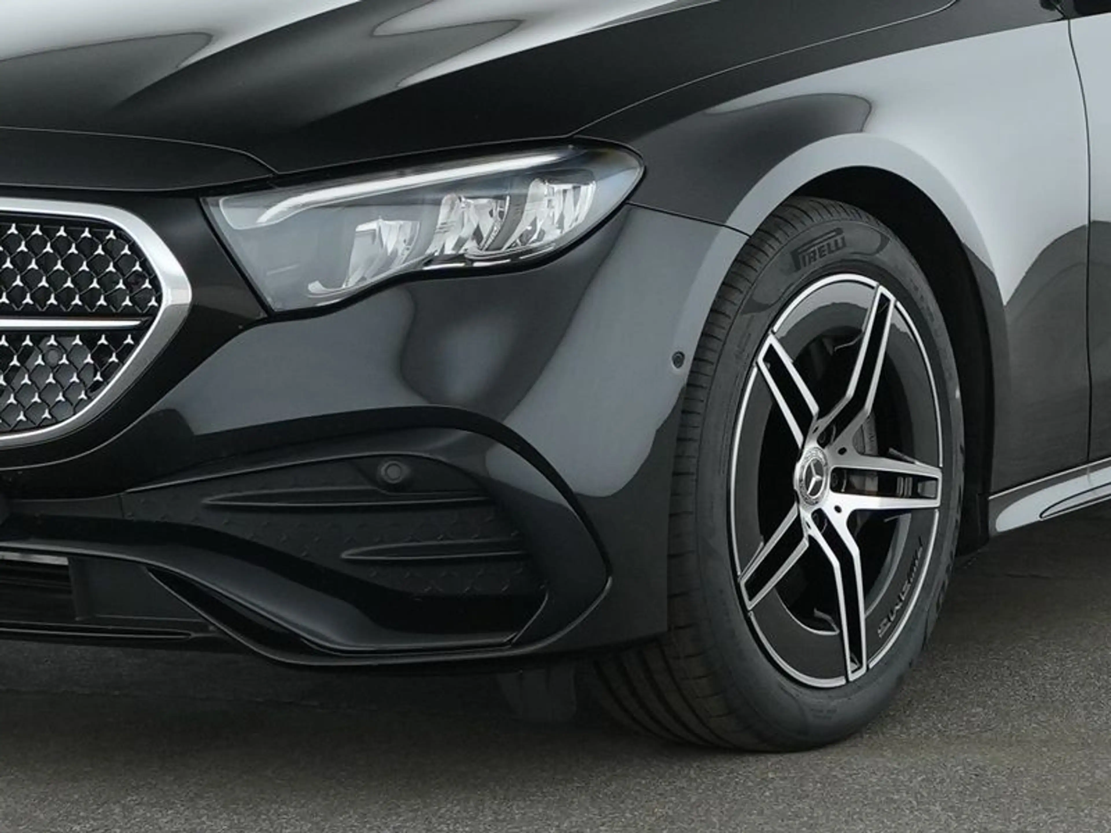 Mercedes-Benz E 220 d AMG-Sport/LED/Cam/Night/Totw/Distr/19' — photo 4