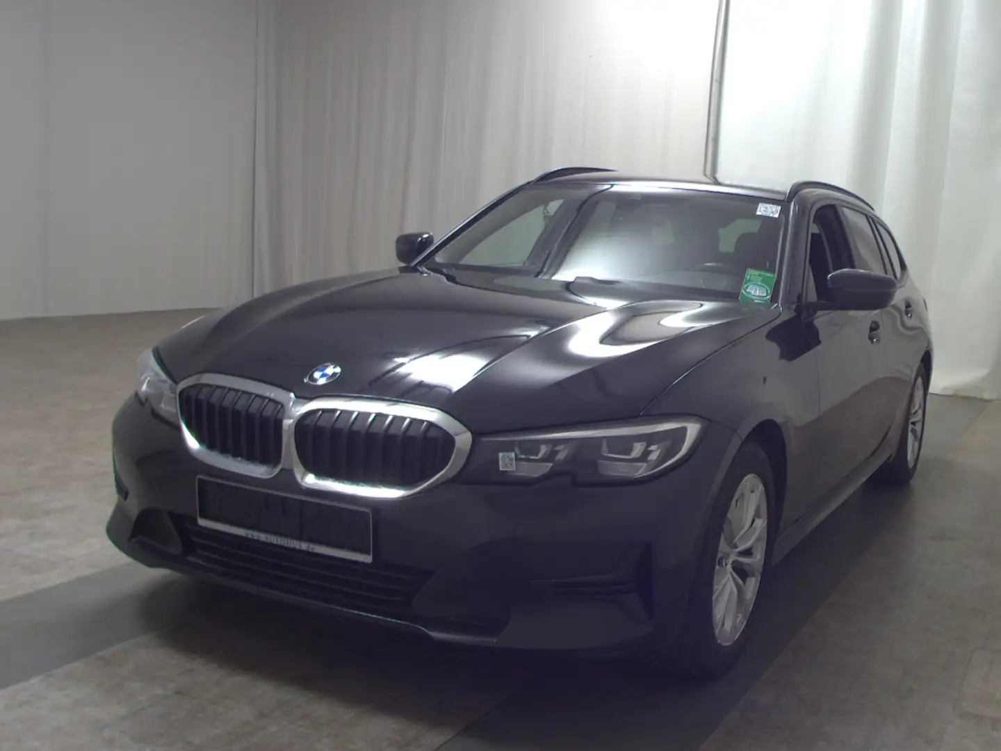 BMW 320 d Touring Advantage Navi LED el.Heck HiFi RFK Schwarz - 2