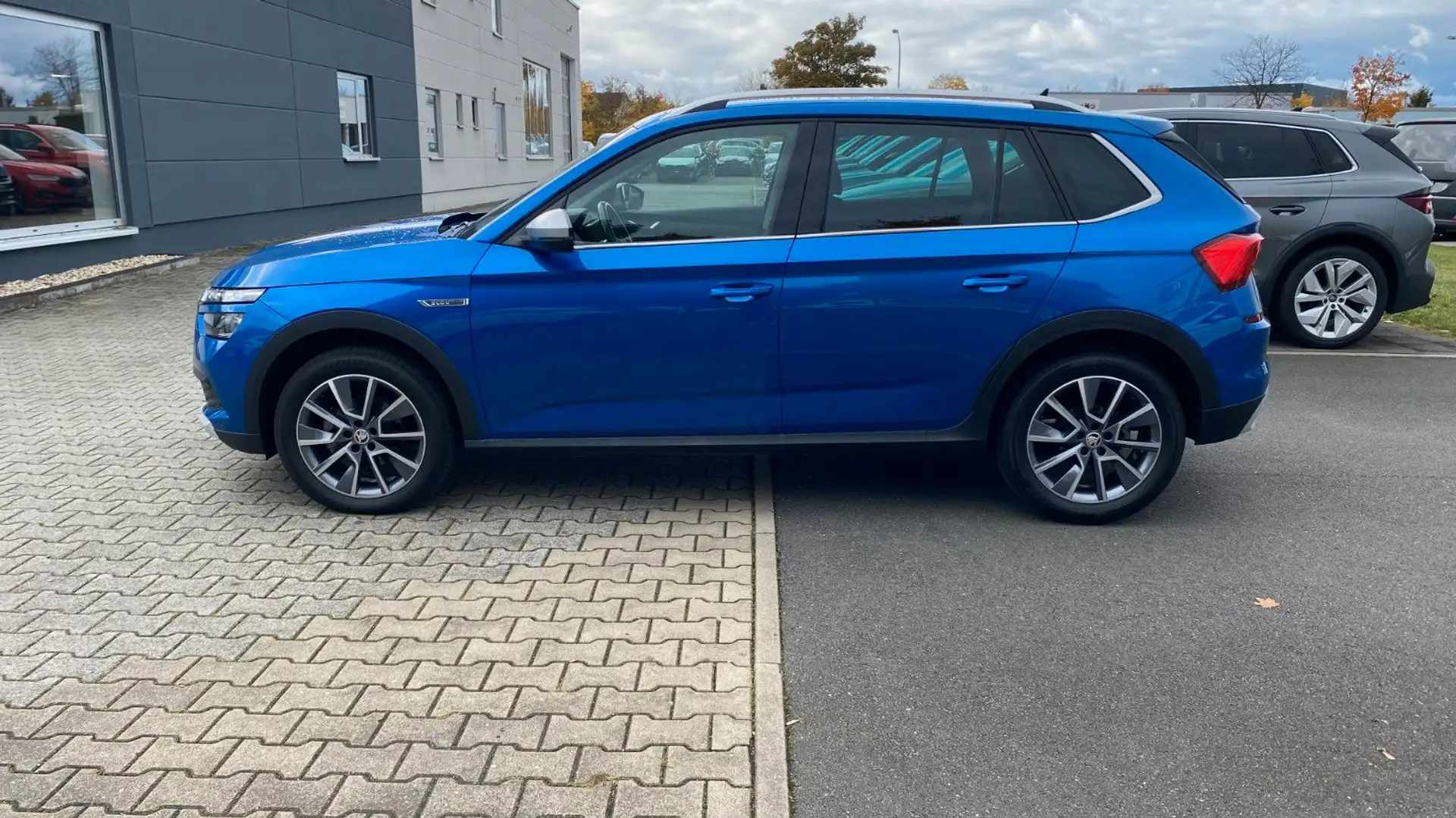 Skoda Kamiq Scoutline 1.0 TSI SMARTLINK,KLIMA,LED,SHZ Blau - 2