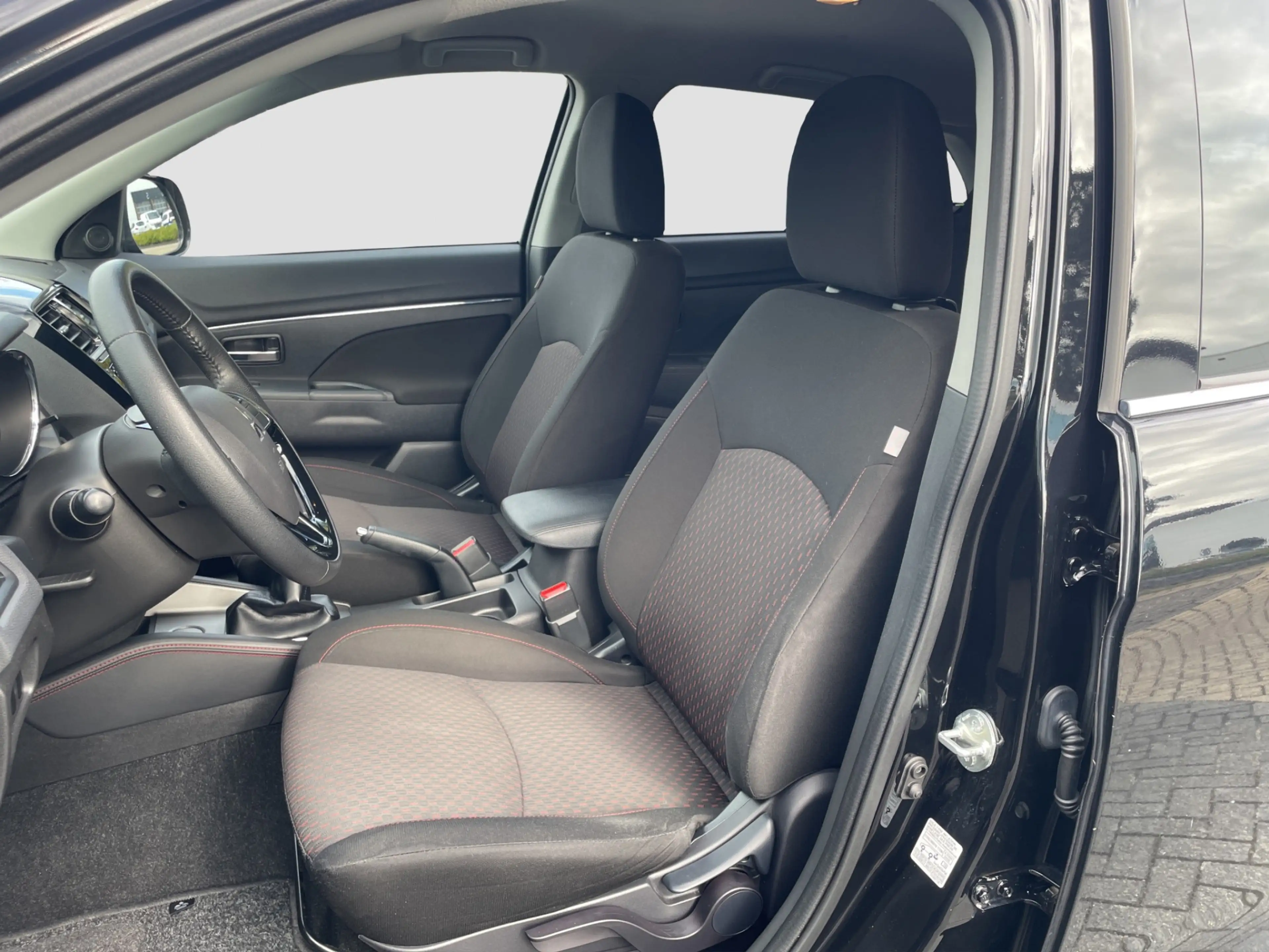 Mitsubishi ASX 1.6 Cleartec Intense Camera | Climate | Trekhaak | — photo 15