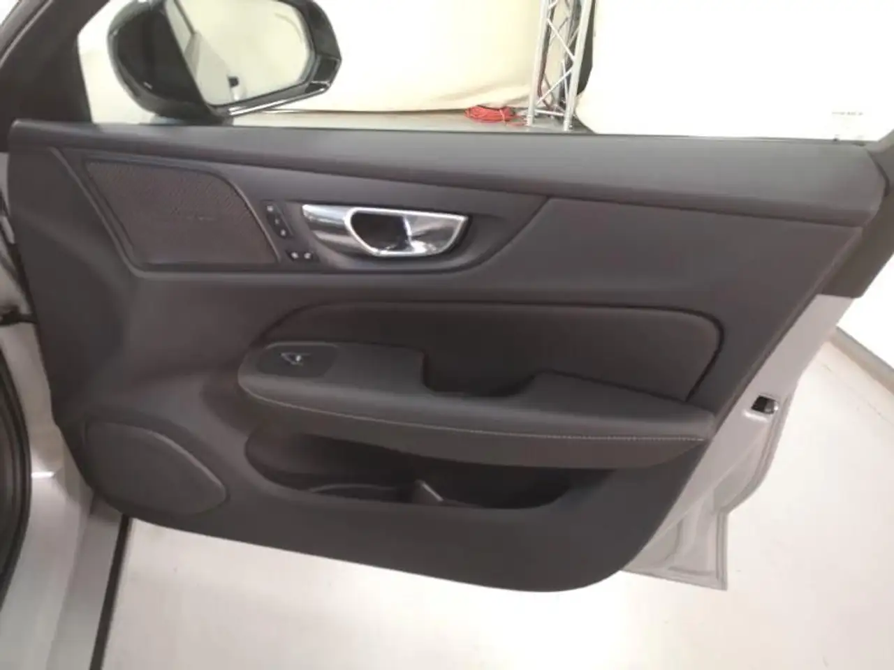 Volvo V60 T8 Ultra Dark Recharge Plug-In Hybrid AWD 6