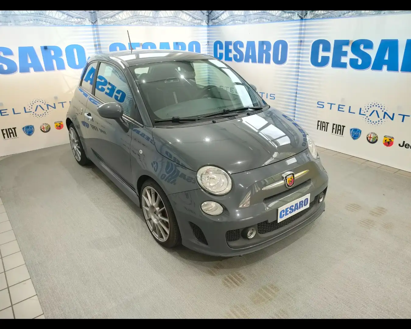 Abarth 500 1.4 Turbo T-Jet Custom Grau - 1