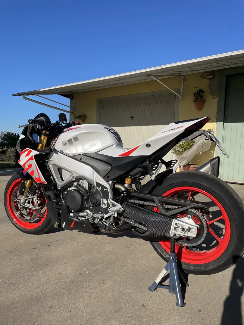 Aprilia Tuono V4 FACTORY - 2