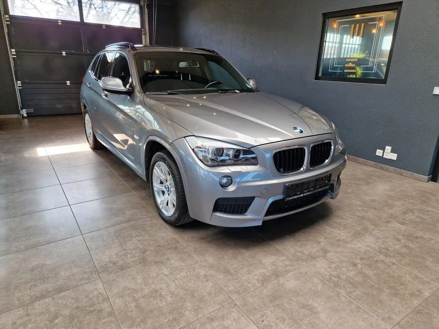 BMW X1 xDrive20i M Sport*Bi-Xenon*Alcantara*Navi* Grau - 1