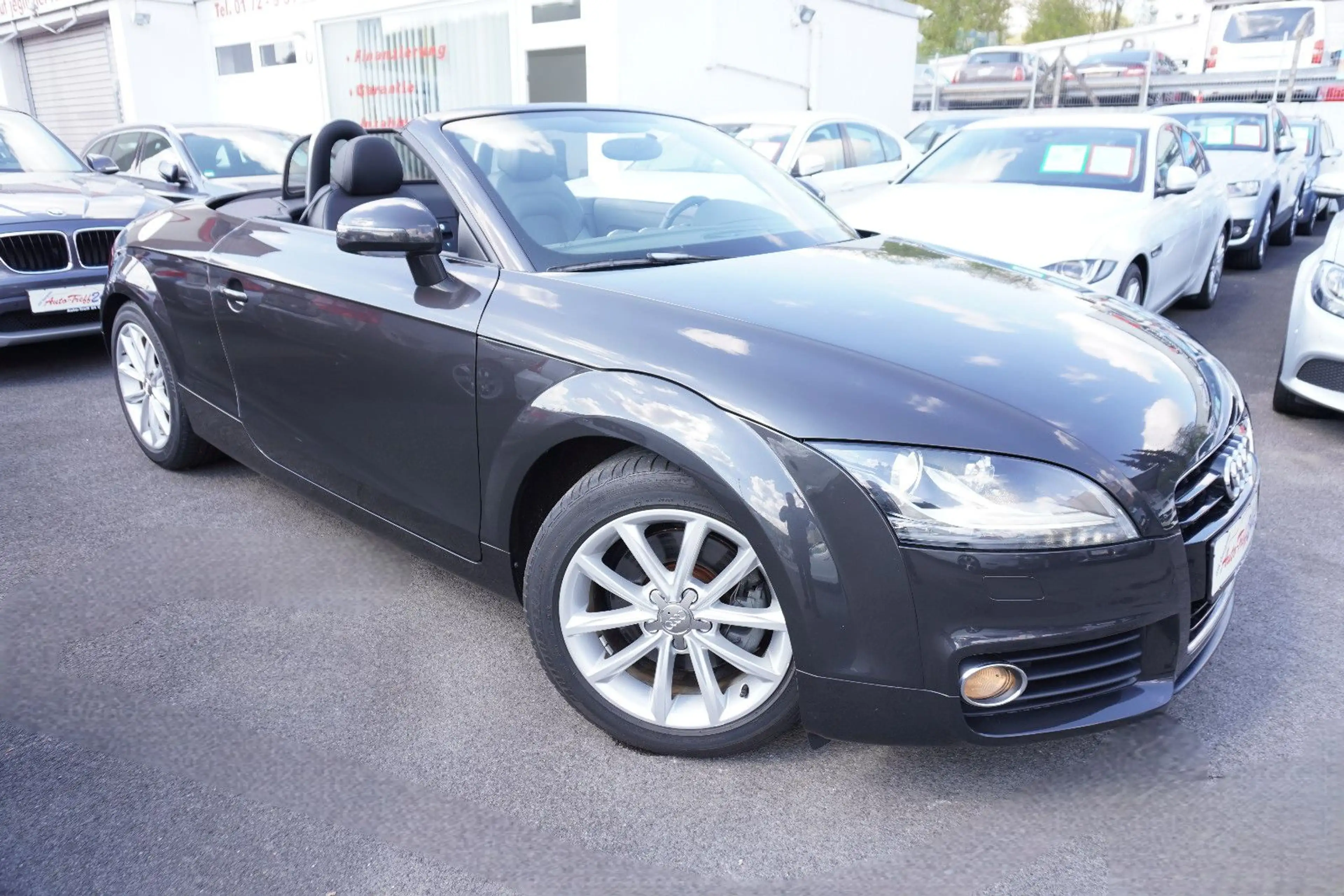 Audi TT 1.8 TFSI Roadster*Bi-Xenon*Navi*nur 25.500KM*