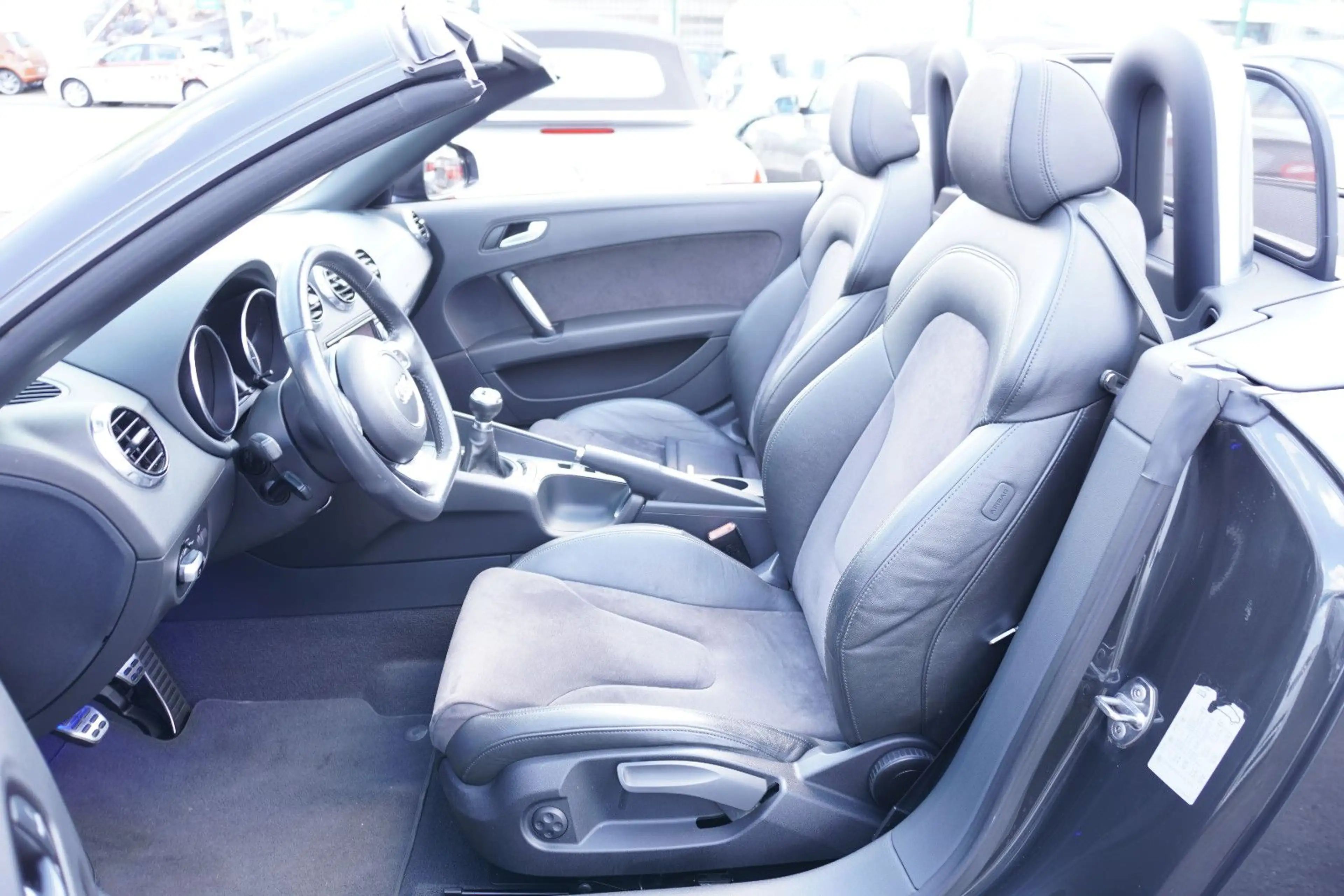 Audi TT 1.8 TFSI Roadster*Bi-Xenon*Navi*nur 25.500KM* — photo 15
