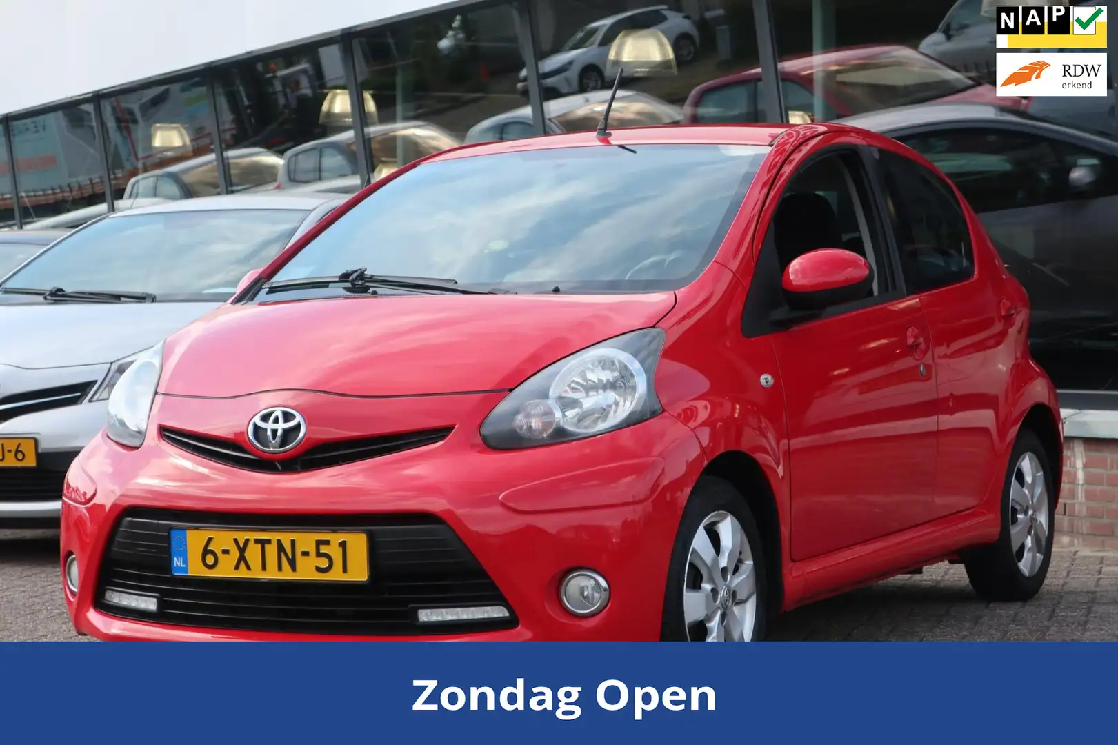 Toyota Aygo 1.0 VVT-i Dynamic LED_NAVI_AIRCO_LMV_DOH. Rouge - 1