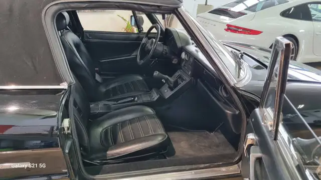 Alfa Romeo Spider view 8