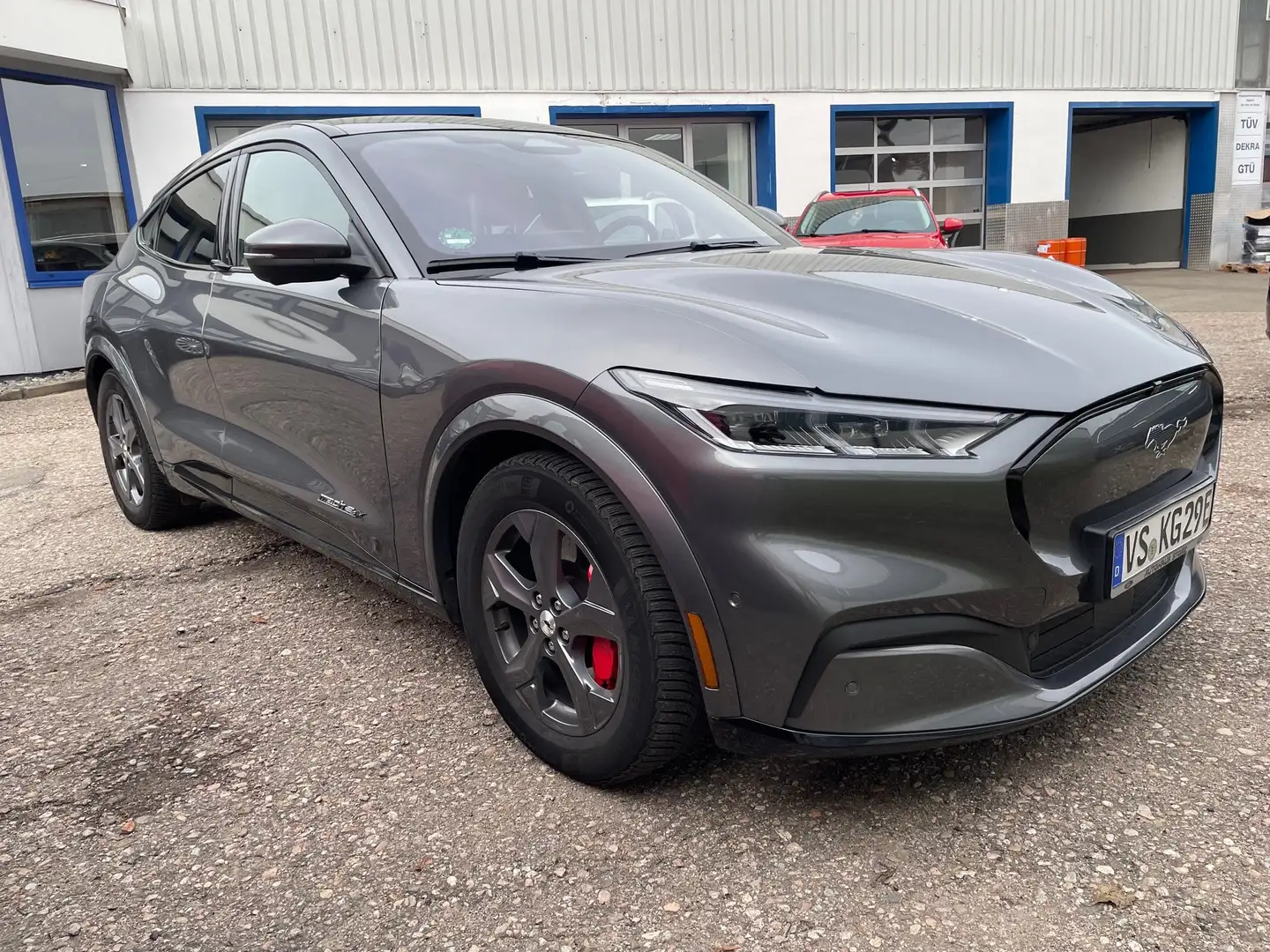 Ford Mustang Mach-E Mach-E 4X Grau - 1