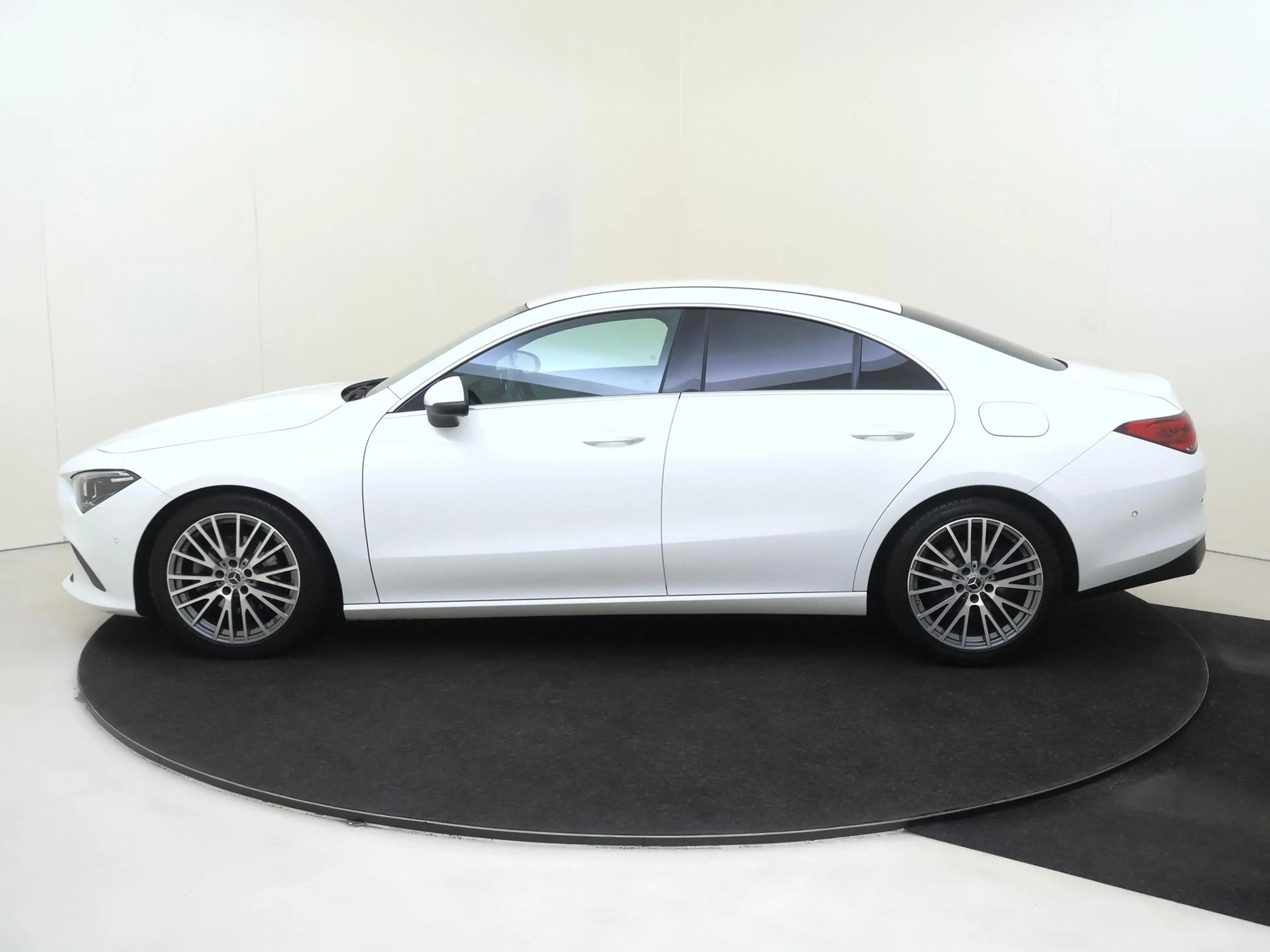 Mercedes-Benz CLA 200 Business Solution | half leder | LM velgen | clima — photo 8