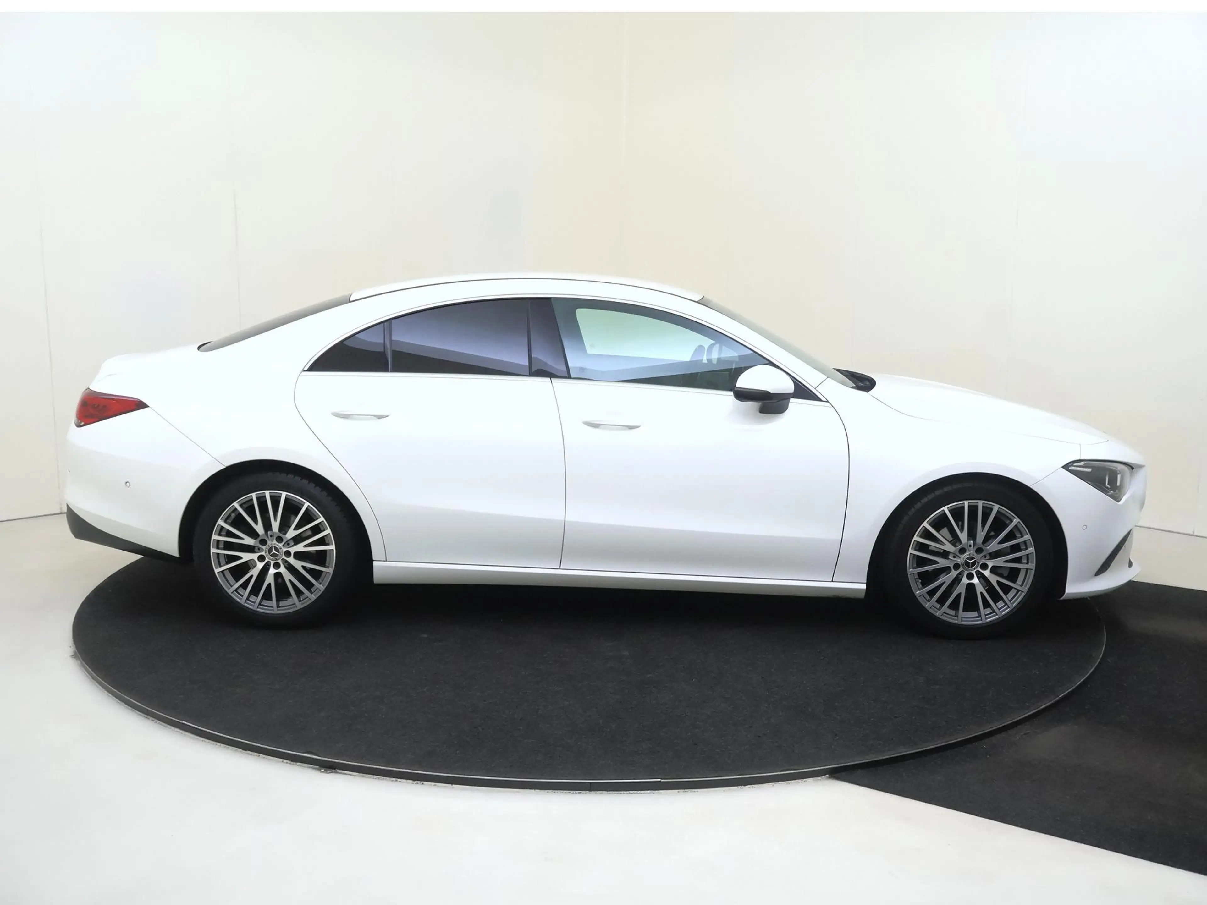 Mercedes-Benz CLA 200 Business Solution | half leder | LM velgen | clima — photo 9