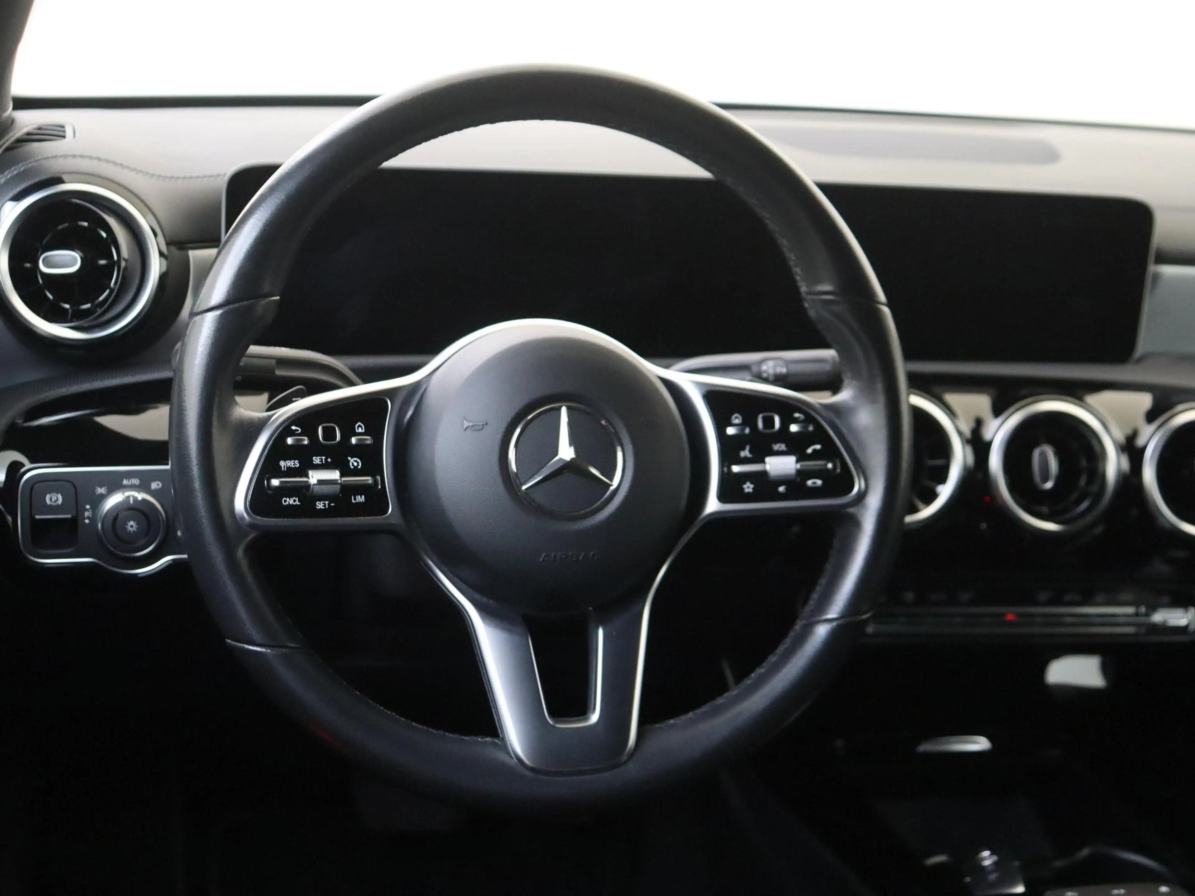 Mercedes-Benz CLA 200 Business Solution | half leder | LM velgen | clima — photo 10
