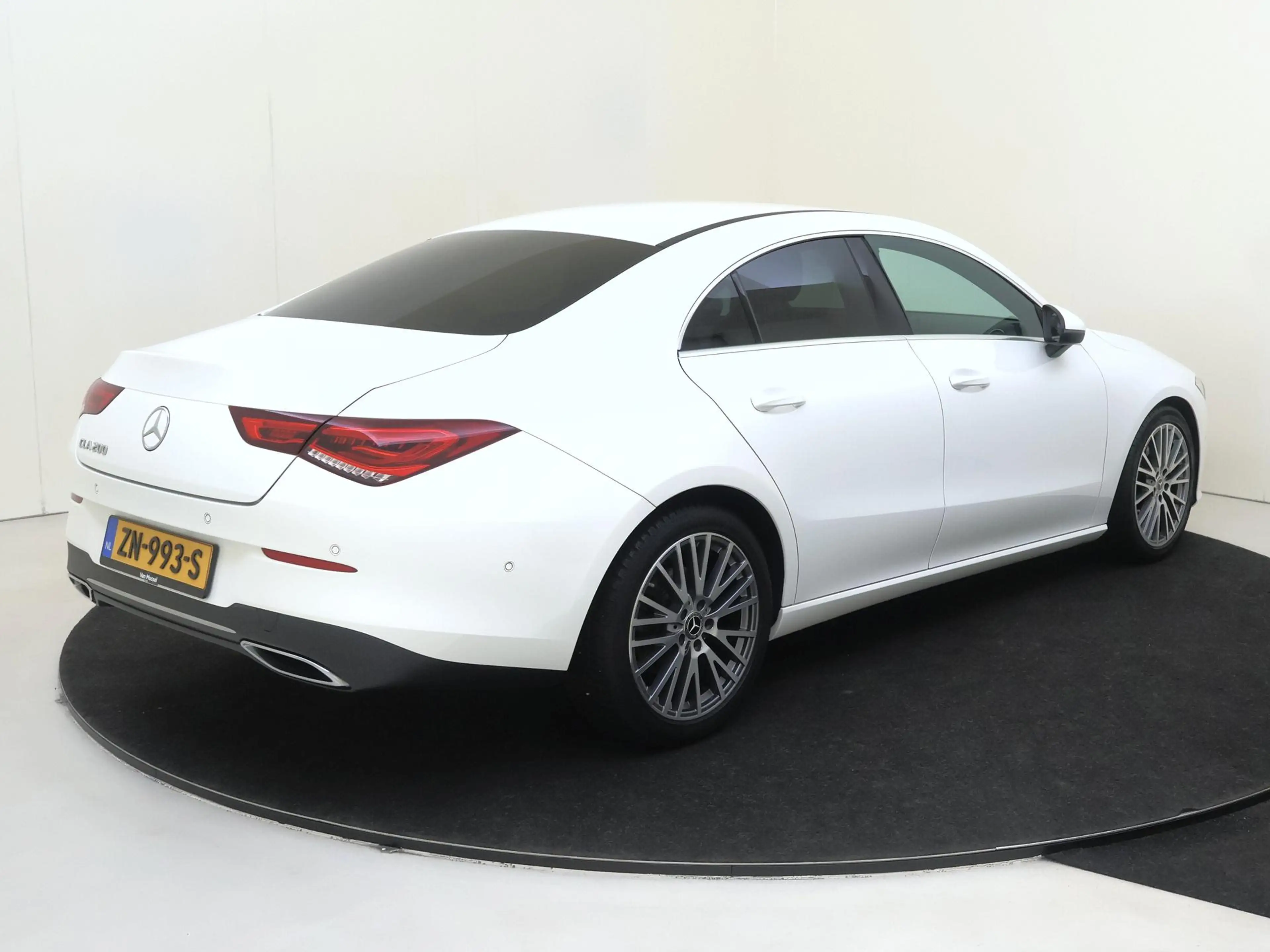 Mercedes-Benz CLA 200 Business Solution | half leder | LM velgen | clima — photo 4