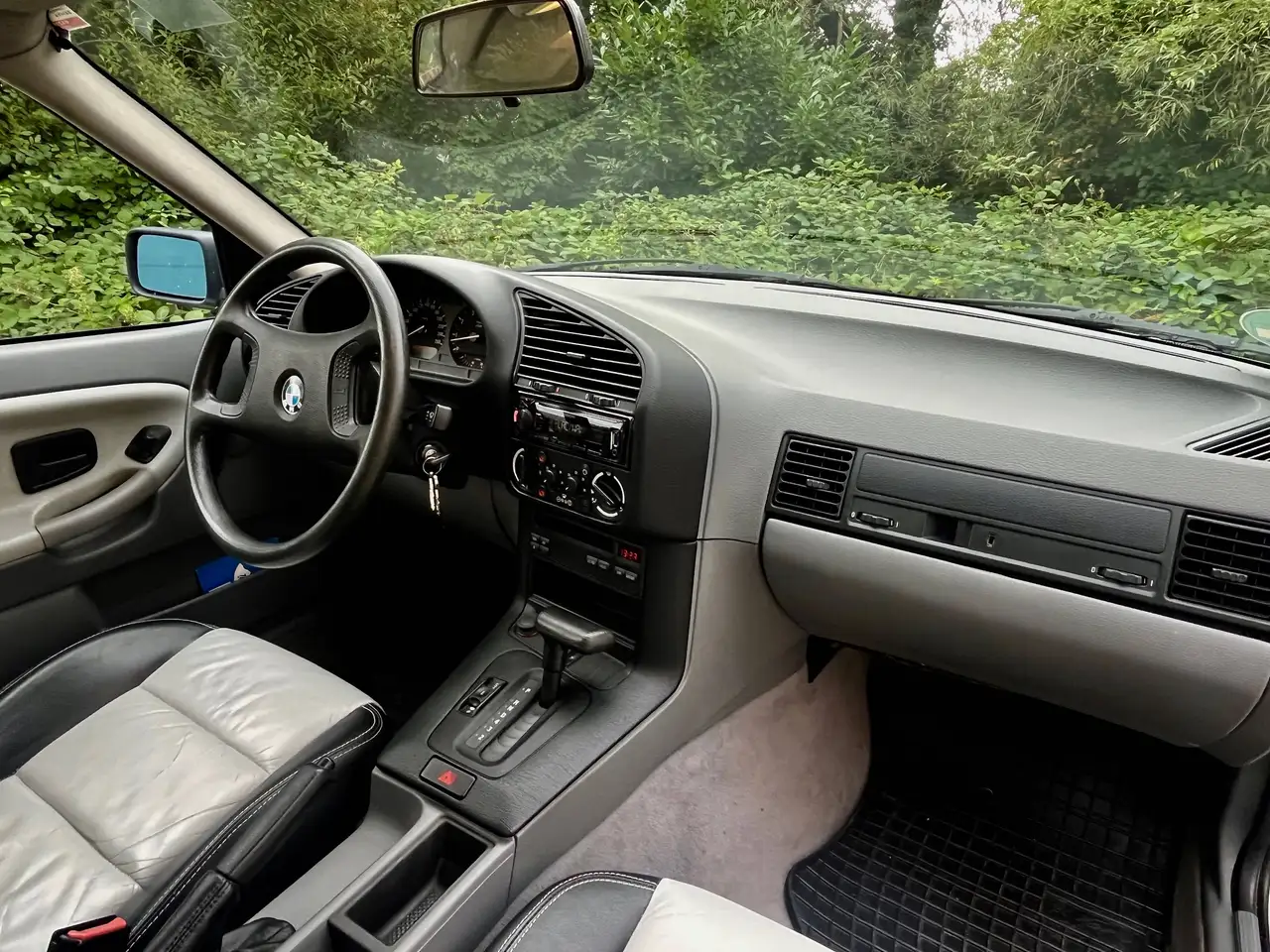 BMW 320i / AUTO / CUIR, foto 11