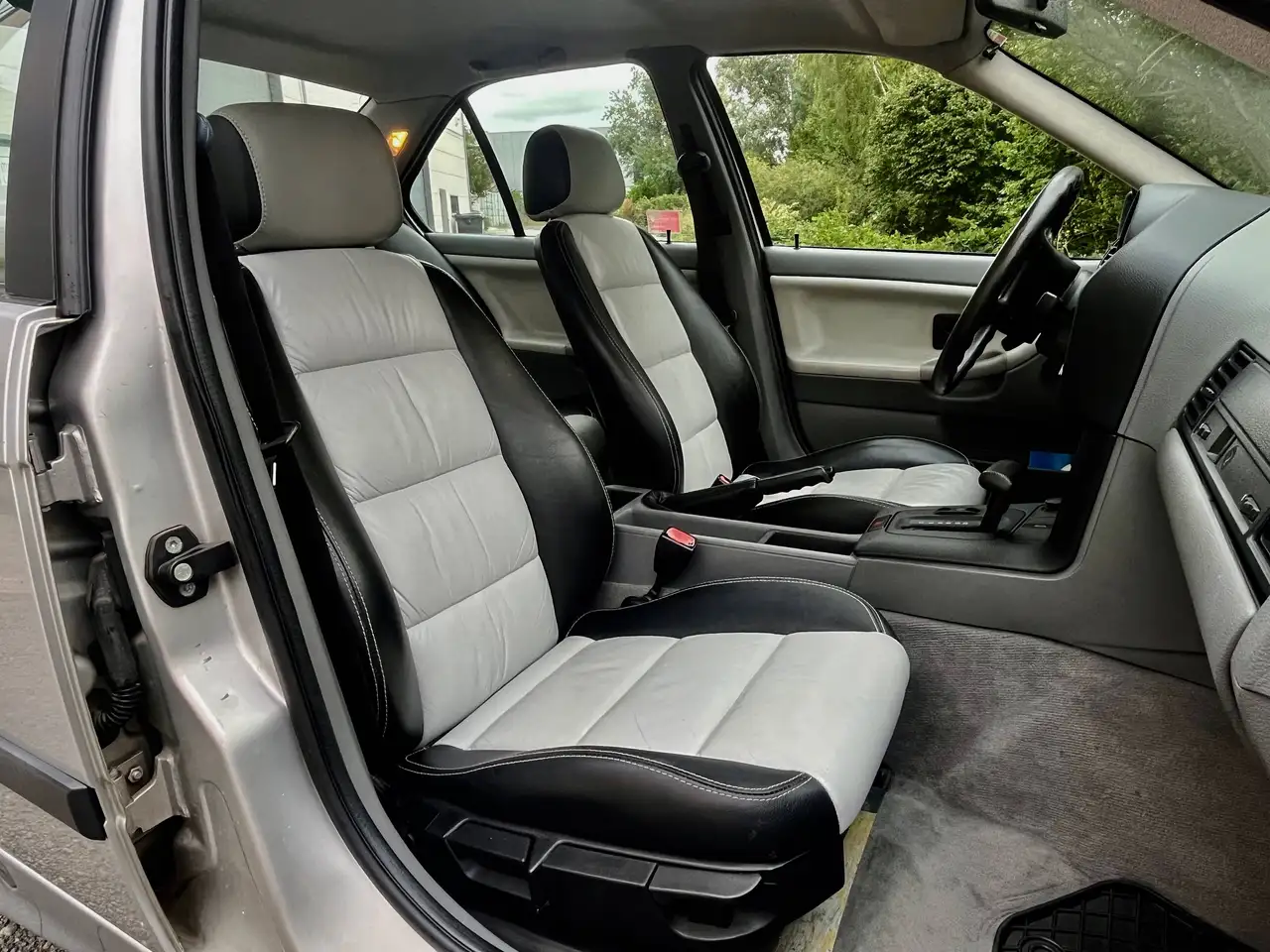 BMW 320i / AUTO / CUIR, foto 12