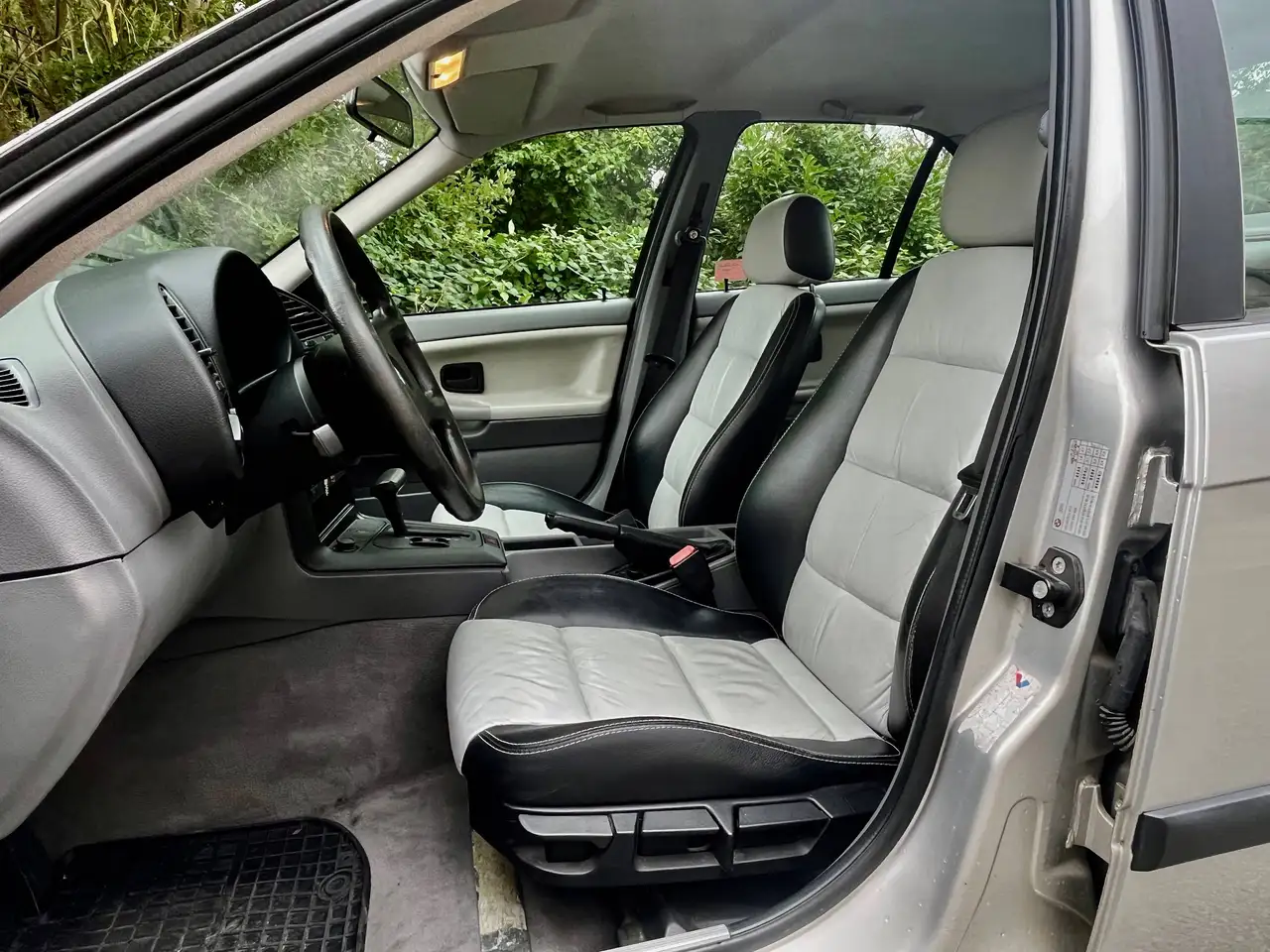 BMW 320i / AUTO / CUIR, foto 9