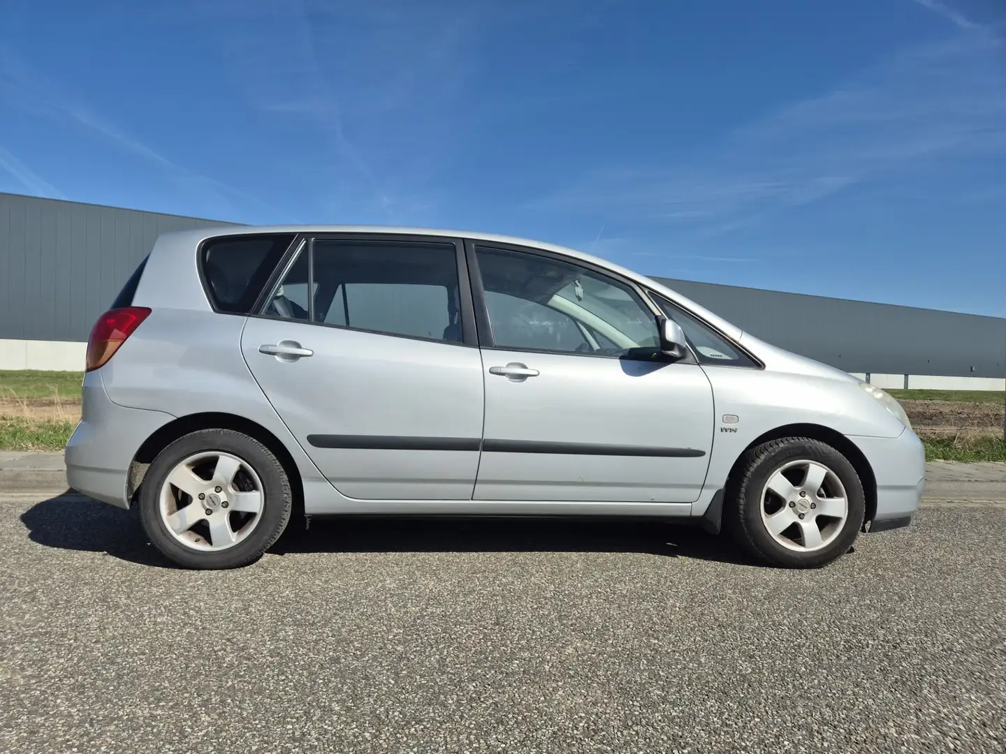 Toyota Corolla Verso 1.6 VVT-i Linea Terra Airco / Trekhaak Gris - 2