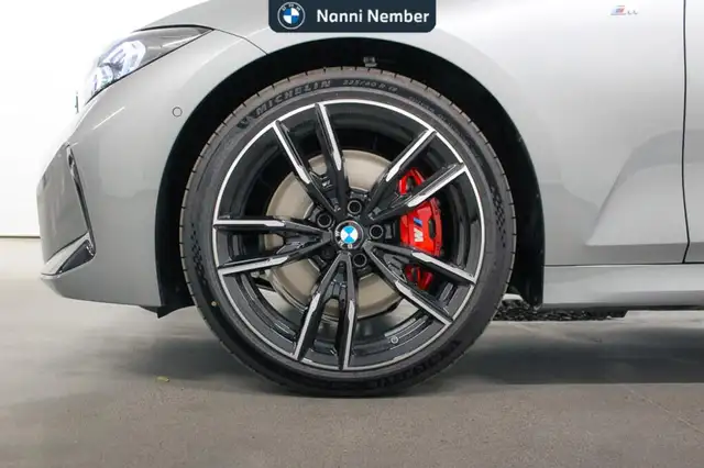 BMW 3 Series view 7