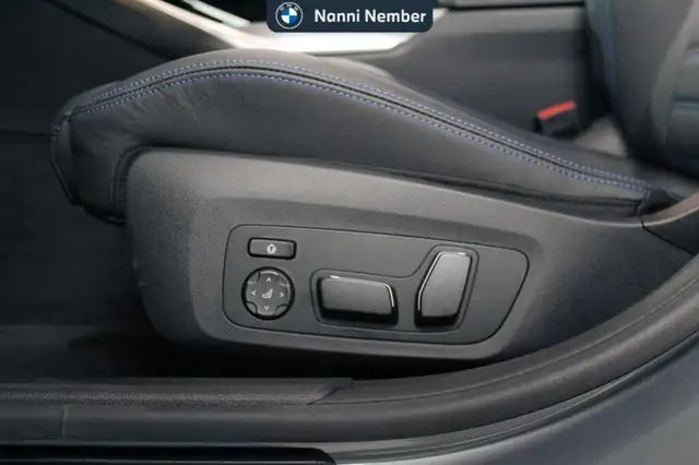 BMW 3 Series view 15