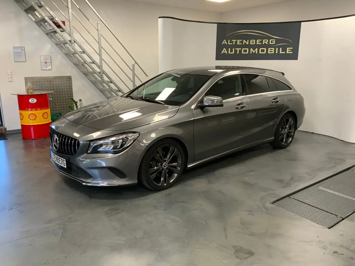 Mercedes-Benz CLA 200 CLA 200 d Shooting Brake PDC Navi AHK LED Gris - 2