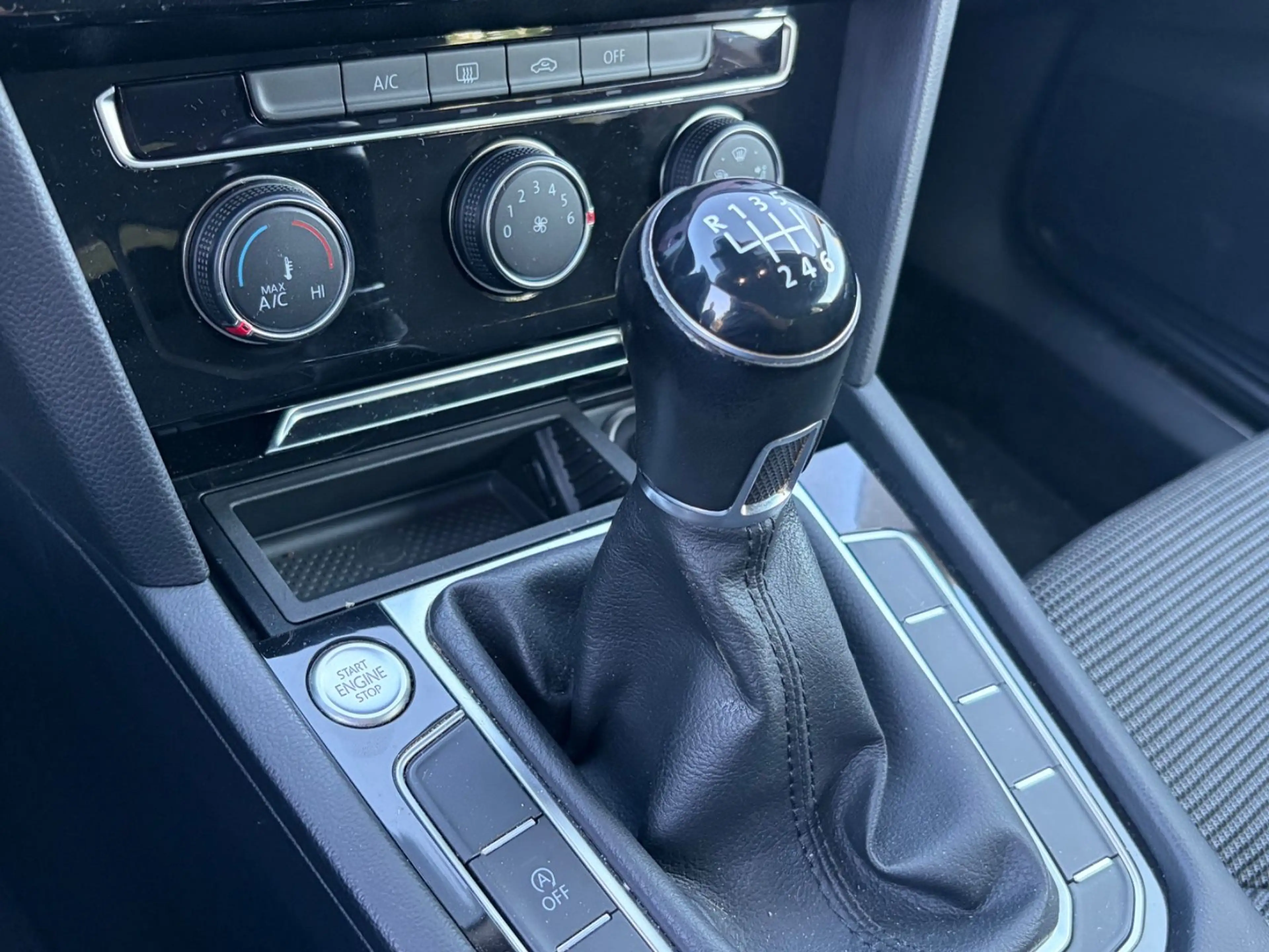 Volkswagen Arteon 1.5 TSI 2.Hand / LED / HU & Insp.NEU — photo 13
