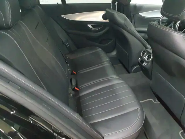 Mercedes-Benz E-Class view 14