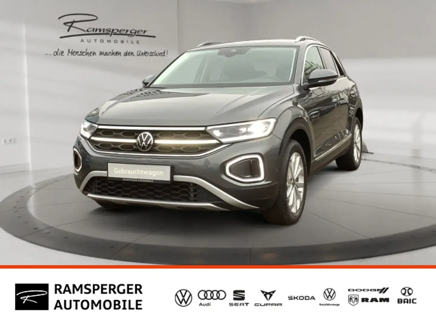 Volkswagen T-Roc 1.5 TSI DSG Style ACC Matrix Navi Keyless Grau - 1