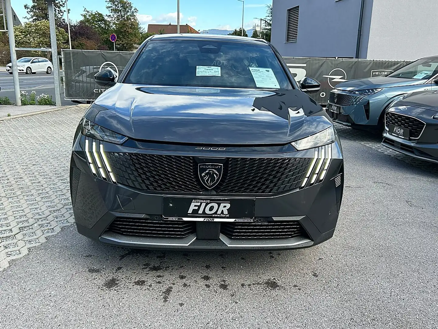 Peugeot 3008 Hybrid 145 e-DCS6 "Allure" (P3033) Grau - 2