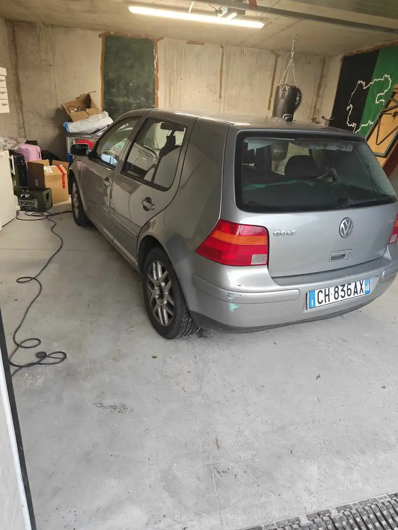 Volkswagen Golf 1.6 - 1