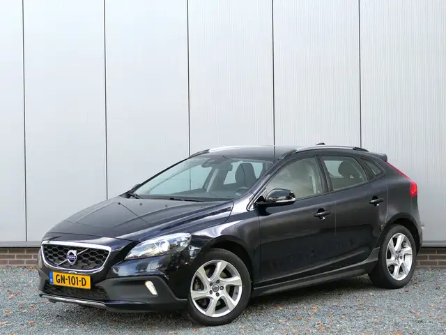 Volvo V40 Cross Country 2.0 T3 Momentum Xenon / Navi / Stoelverwarming
