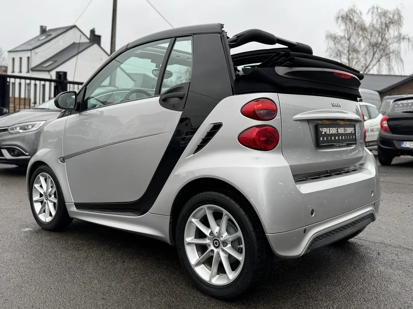 smart forTwo Cabrio 1.0i Passion / CARPLAY / NAV / AIRCO / USB Silber - 2