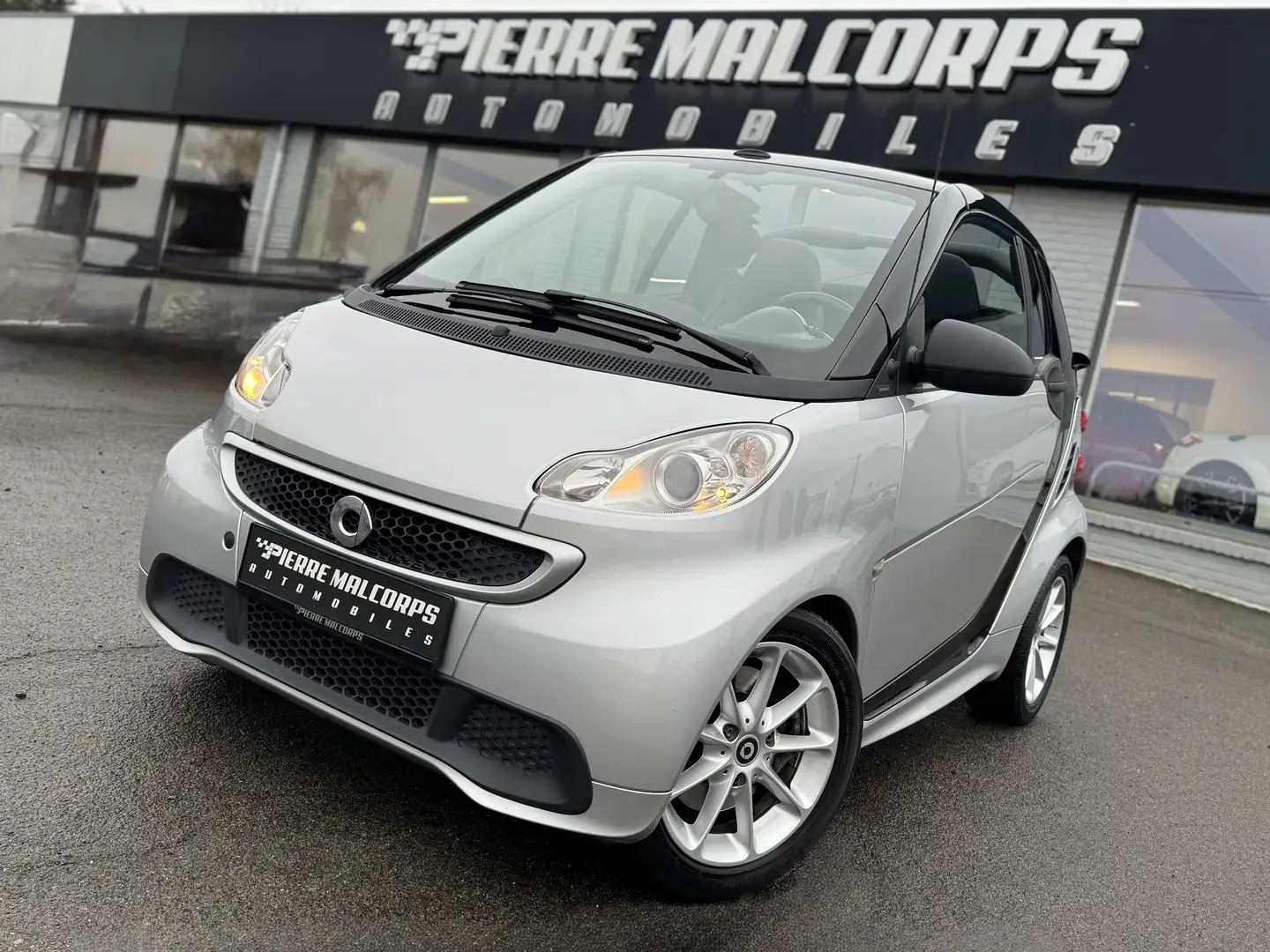 smart forTwo Cabrio 1.0i Passion / CARPLAY / NAV / AIRCO / USB Silber - 1