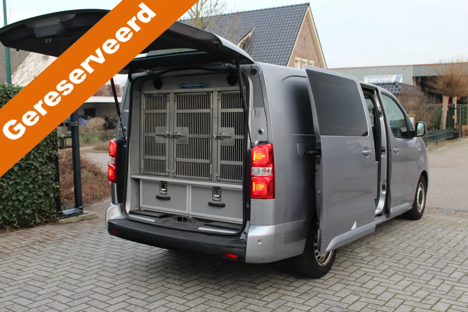 Citroen Jumpy XL 2.0 BlueHDI 180PK E6 Automaat M Club L3 Export Grau - 1