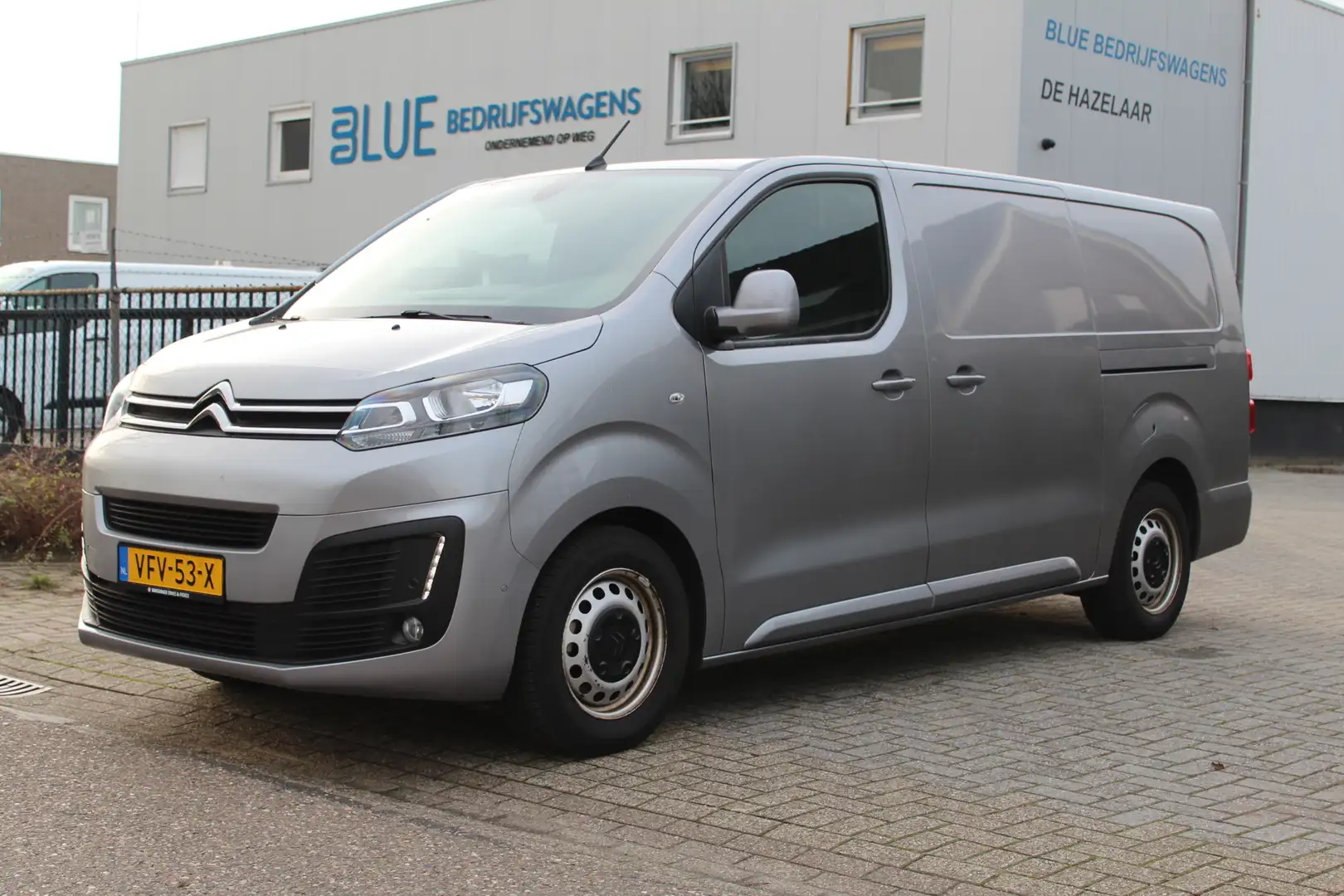 Citroen Jumpy XL 2.0 BlueHDI 180PK E6 Automaat M Club L3 Export Grau - 2