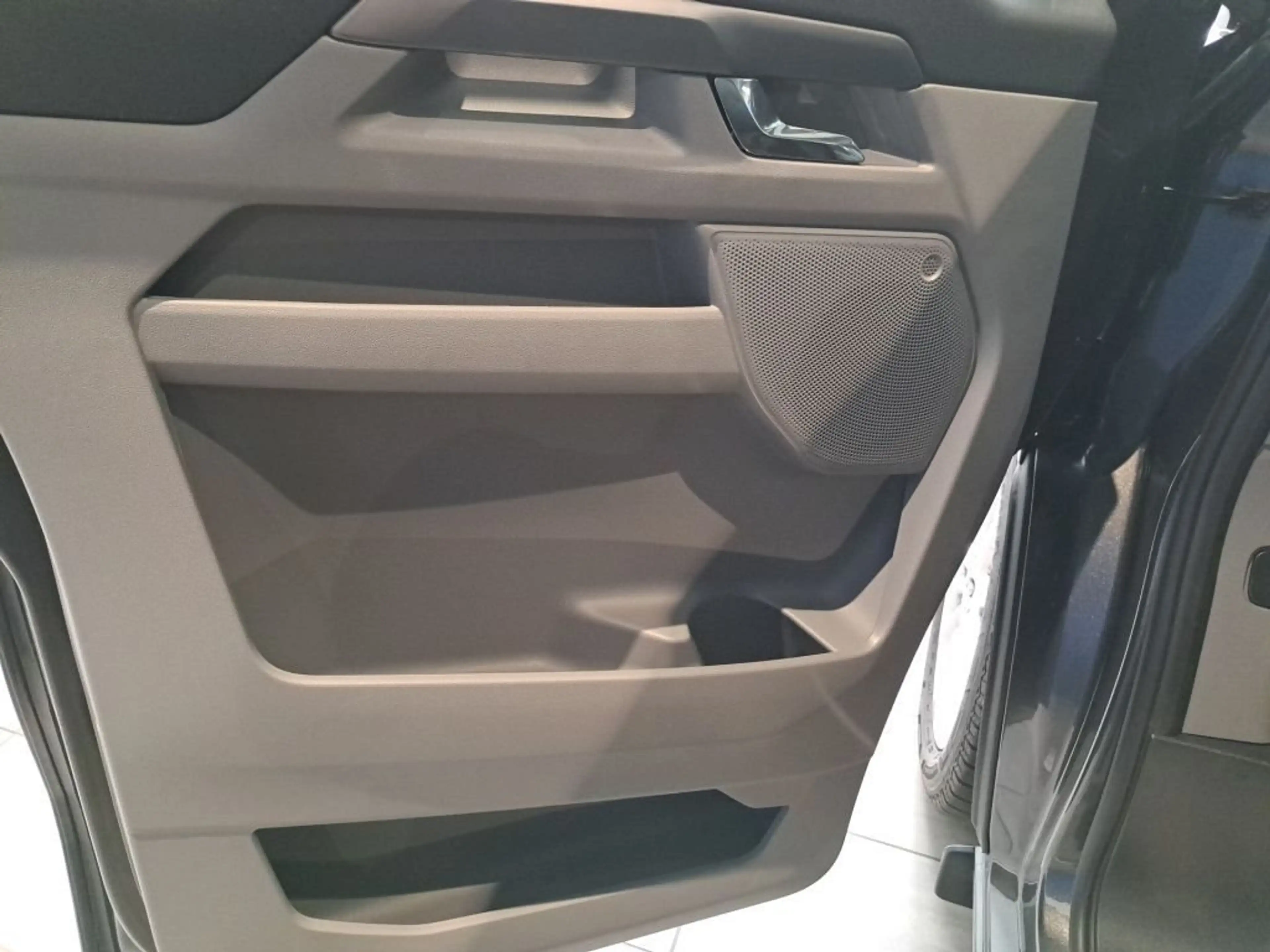 Ford Nugget Nugget 320 L1 VA Titanium — photo 11
