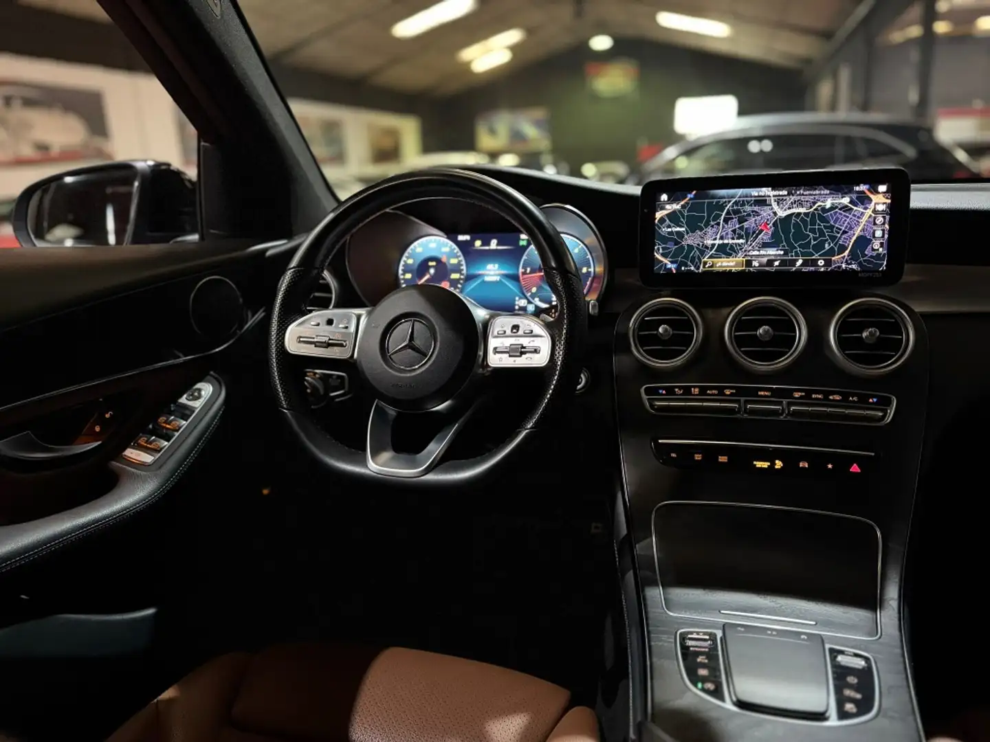 Mercedes-Benz GLC 220 220d 4Matic 9G-Tronic Gris - 2