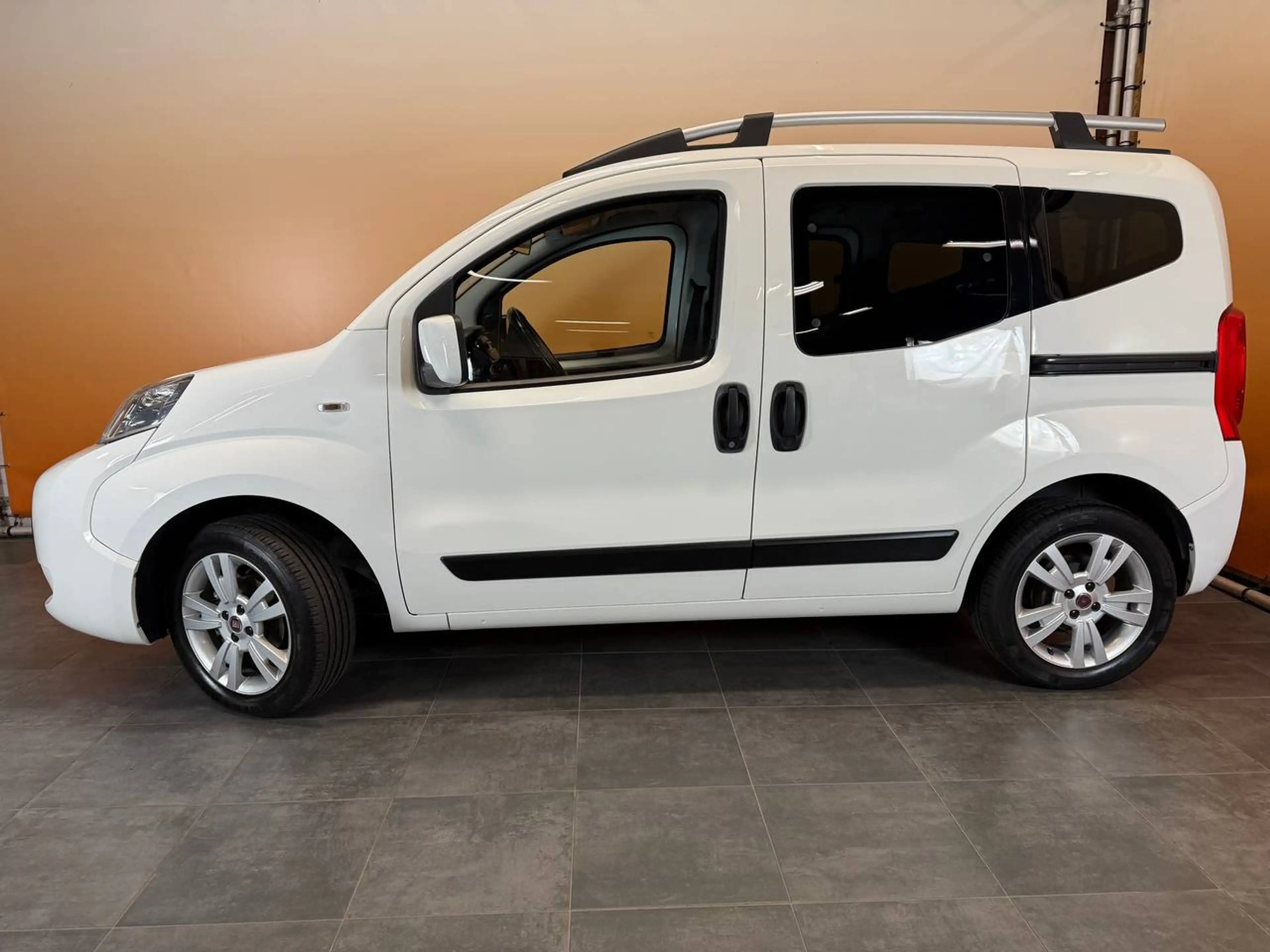 Fiat Qubo 1.4 Dynamic lage km stand | roofrails | trekhaak 1 — photo 3