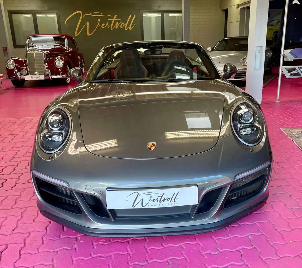 Porsche 991 .2 4 GTS Cabrio, Approved, GTS Int-Pa,Carbon Grau - 1