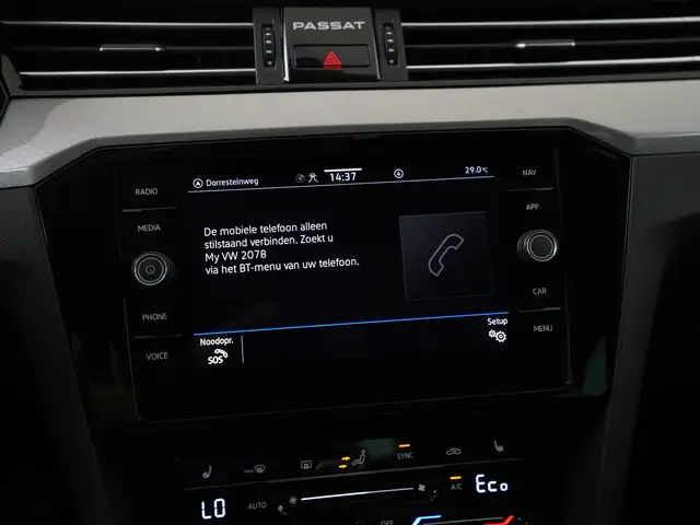 Volkswagen Passat view 19