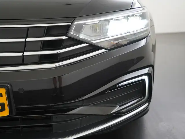 Volkswagen Passat view 27