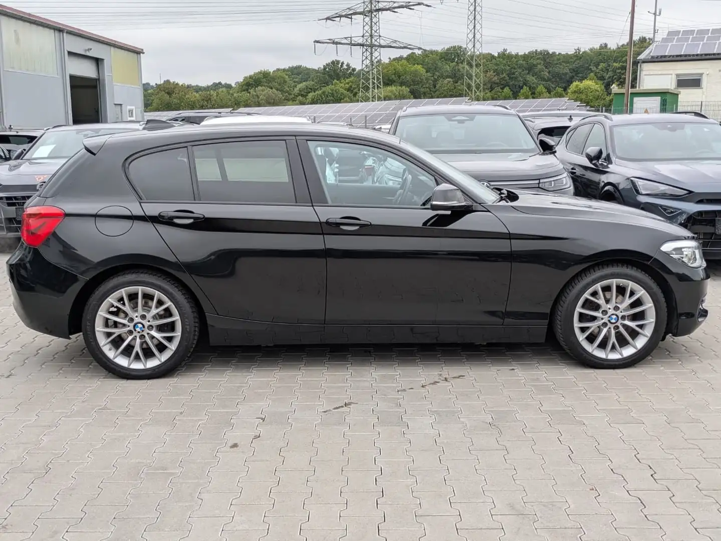 BMW 118 d Sport Paket SHADOW*H&K*AHK*LED*17" Negro - 2