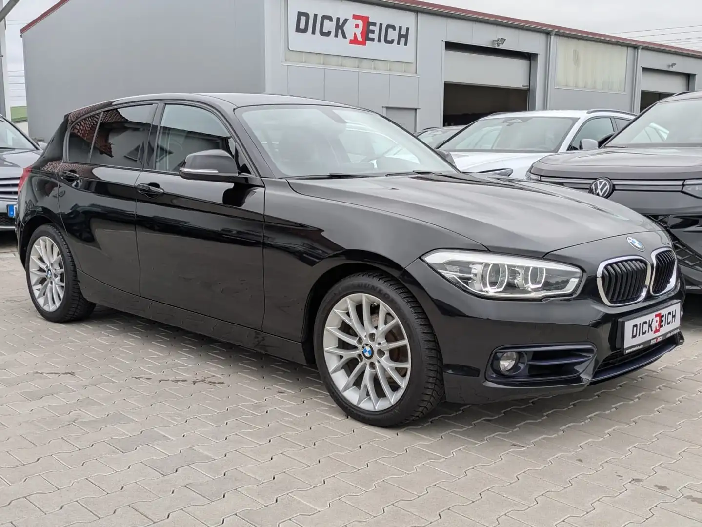 BMW 118 d Sport Paket SHADOW*H&K*AHK*LED*17" Negro - 1
