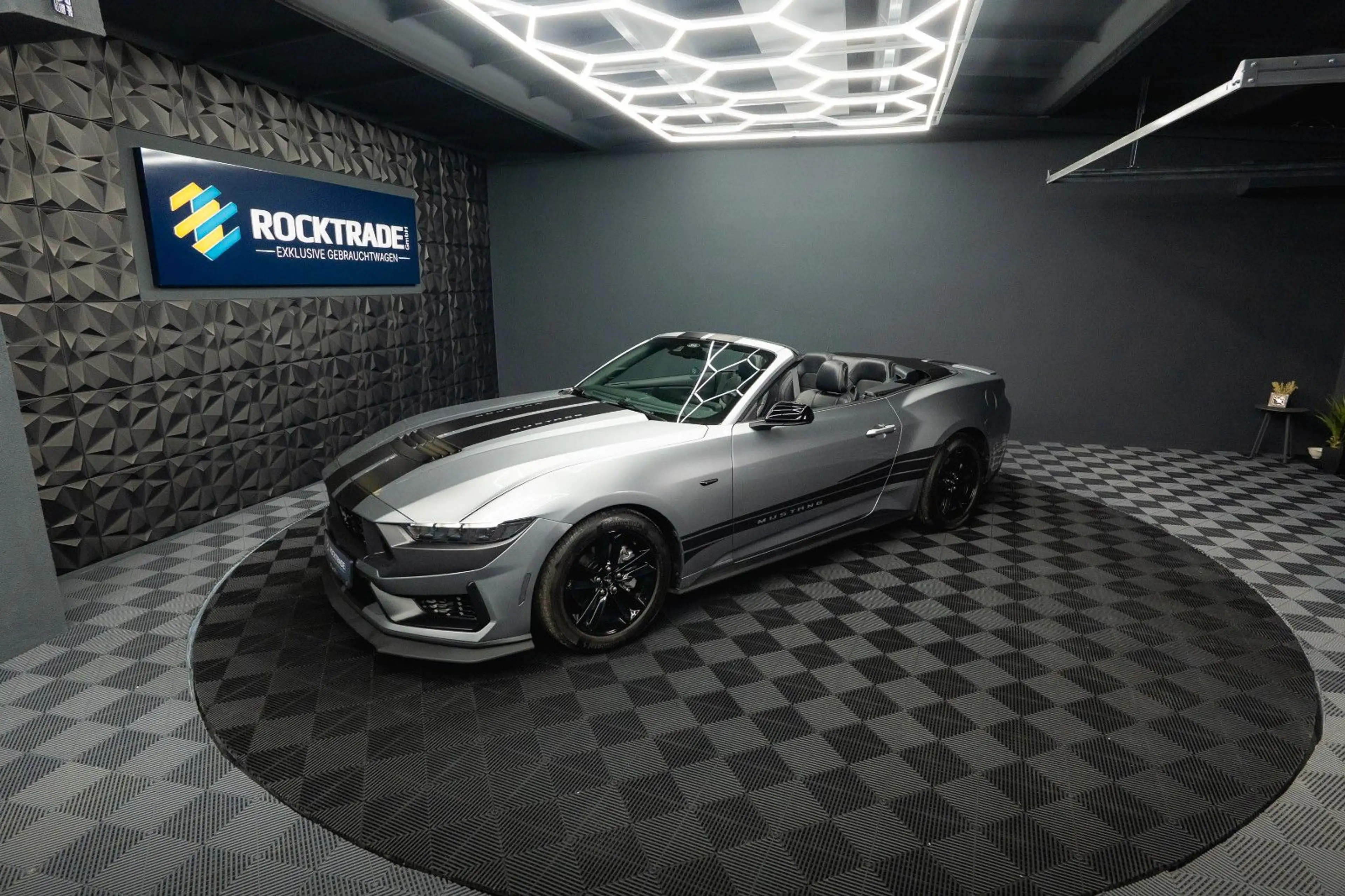 Ford Mustang GT Cabrio DARK HORSE PREMIUM MY2024 19% — photo 2