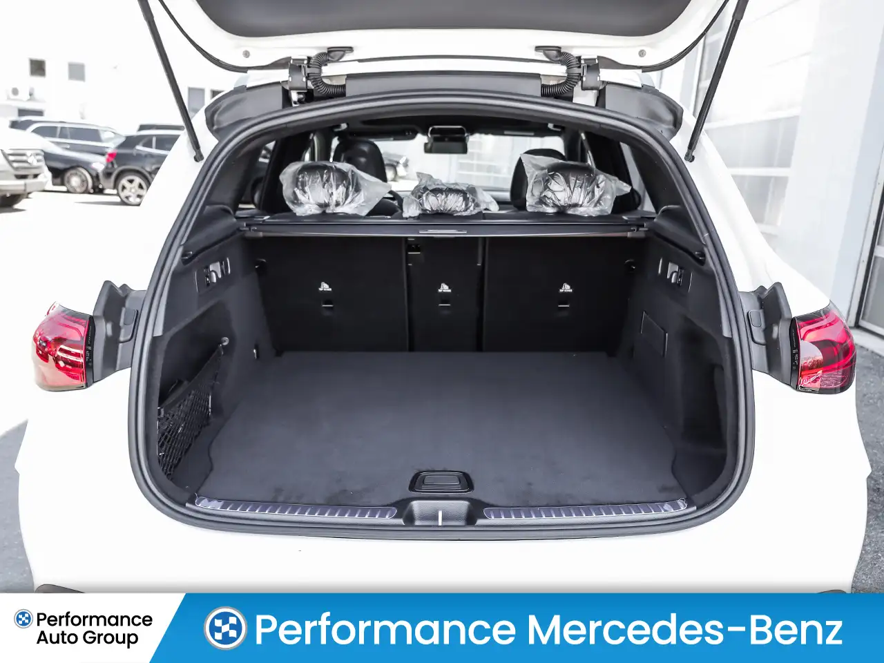 Mercedes-Benz GLC снимка Mercedes-Benz GLC