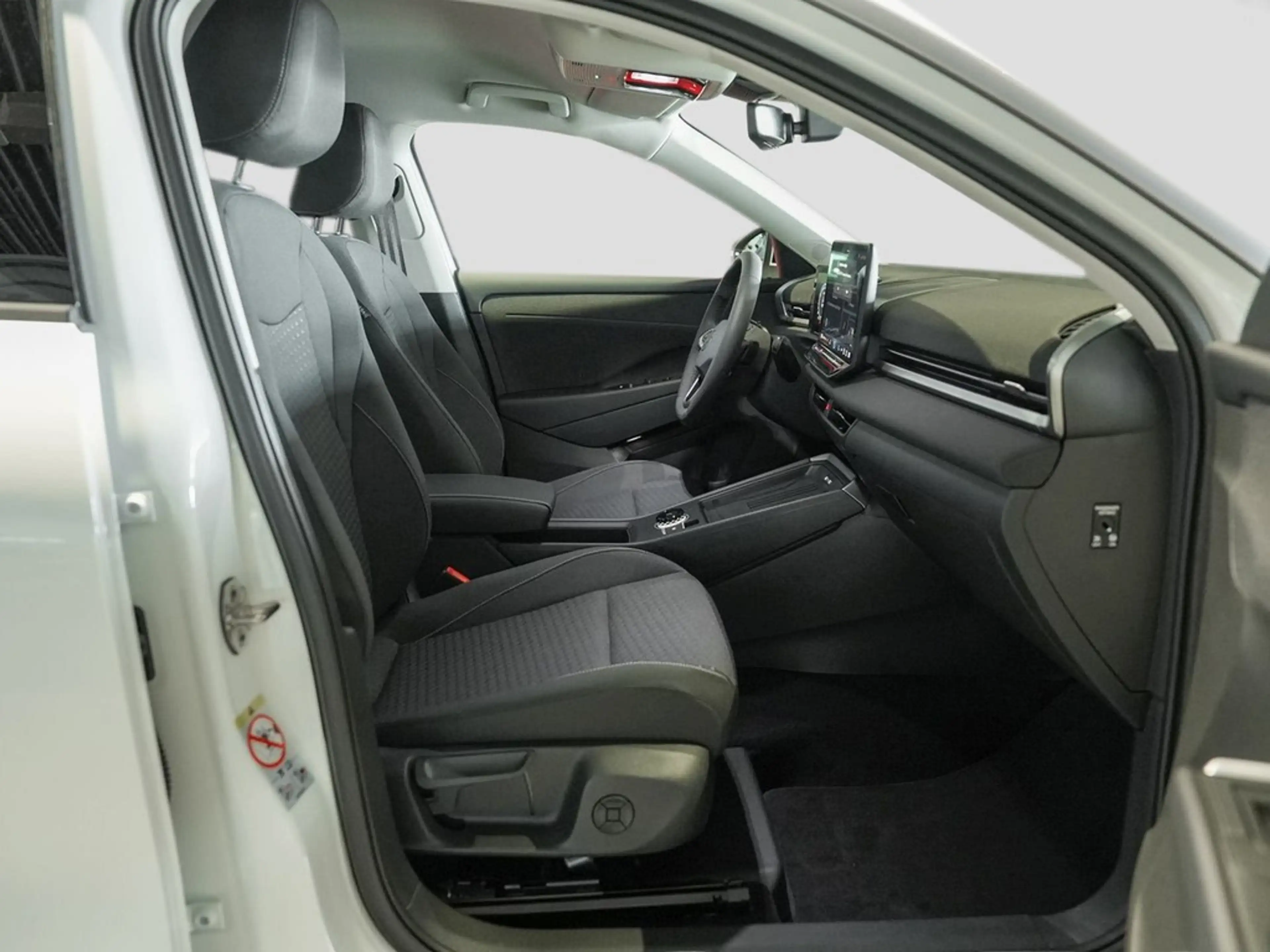 Volkswagen T-Roc 1.5 l eTSI OPF DSG Life VAL VSA — photo 7