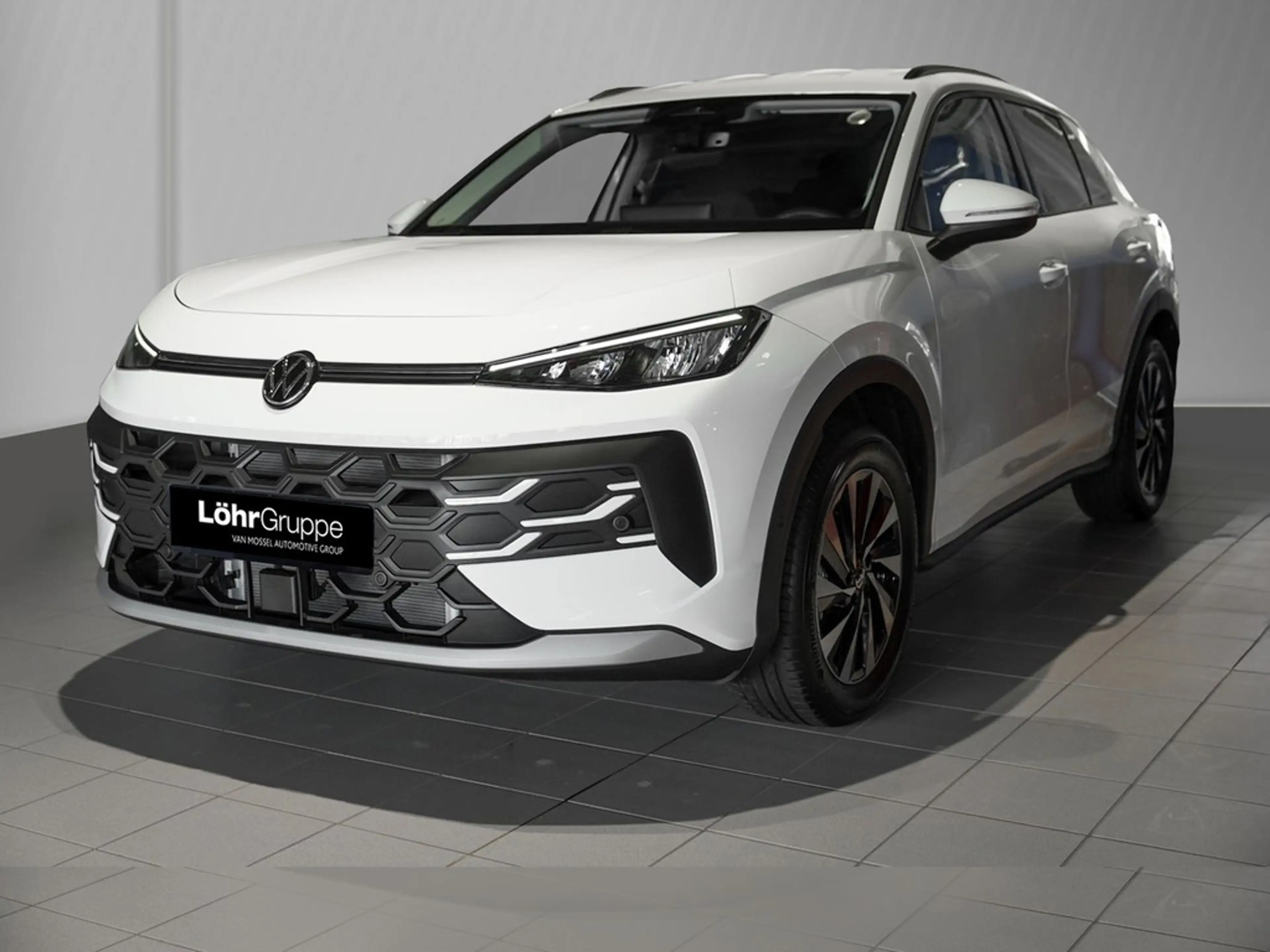 Volkswagen T-Roc 1.5 l eTSI OPF DSG Life VAL VSA — photo 2