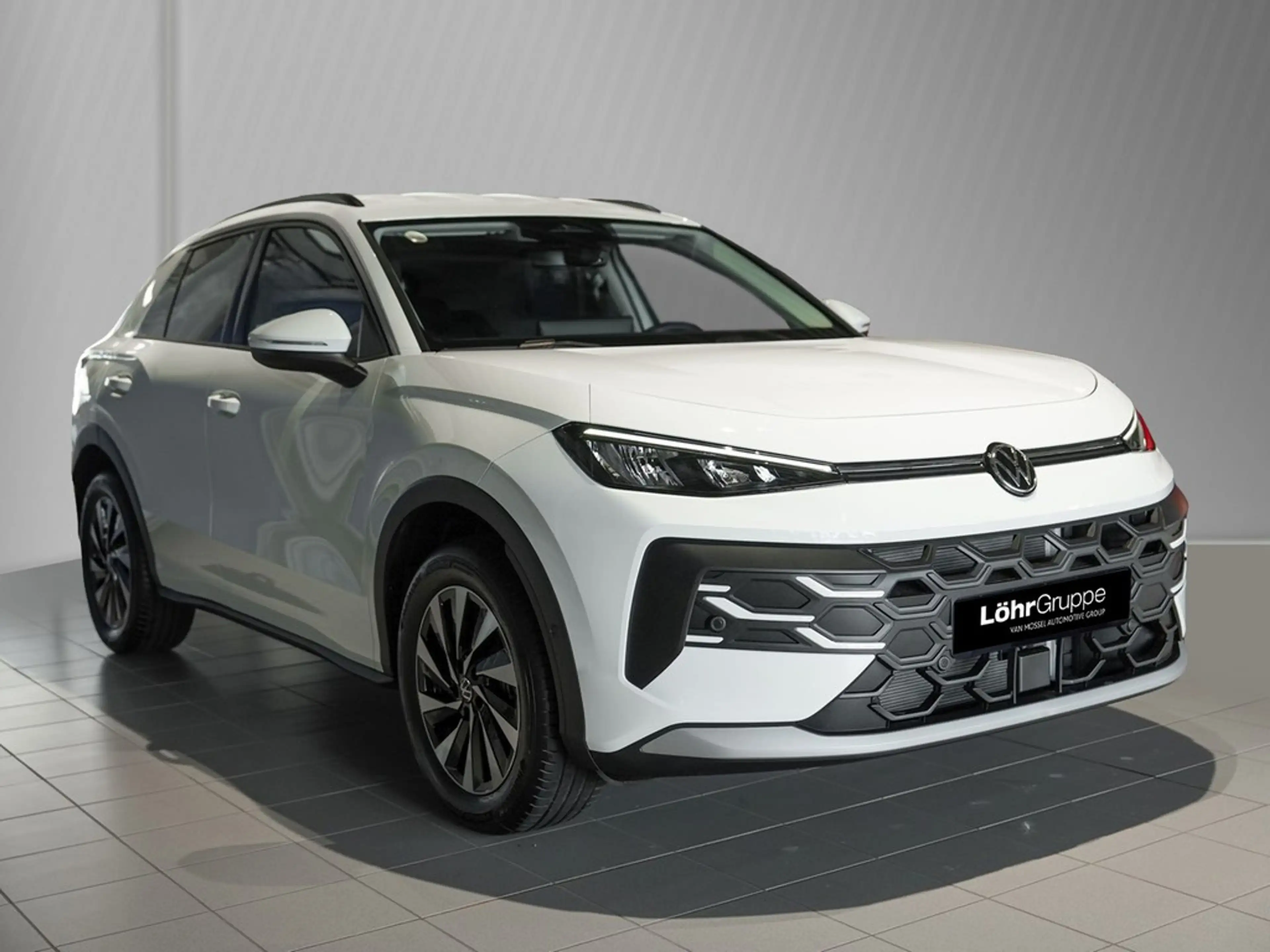 Volkswagen T-Roc 1.5 l eTSI OPF DSG Life VAL VSA — photo 3