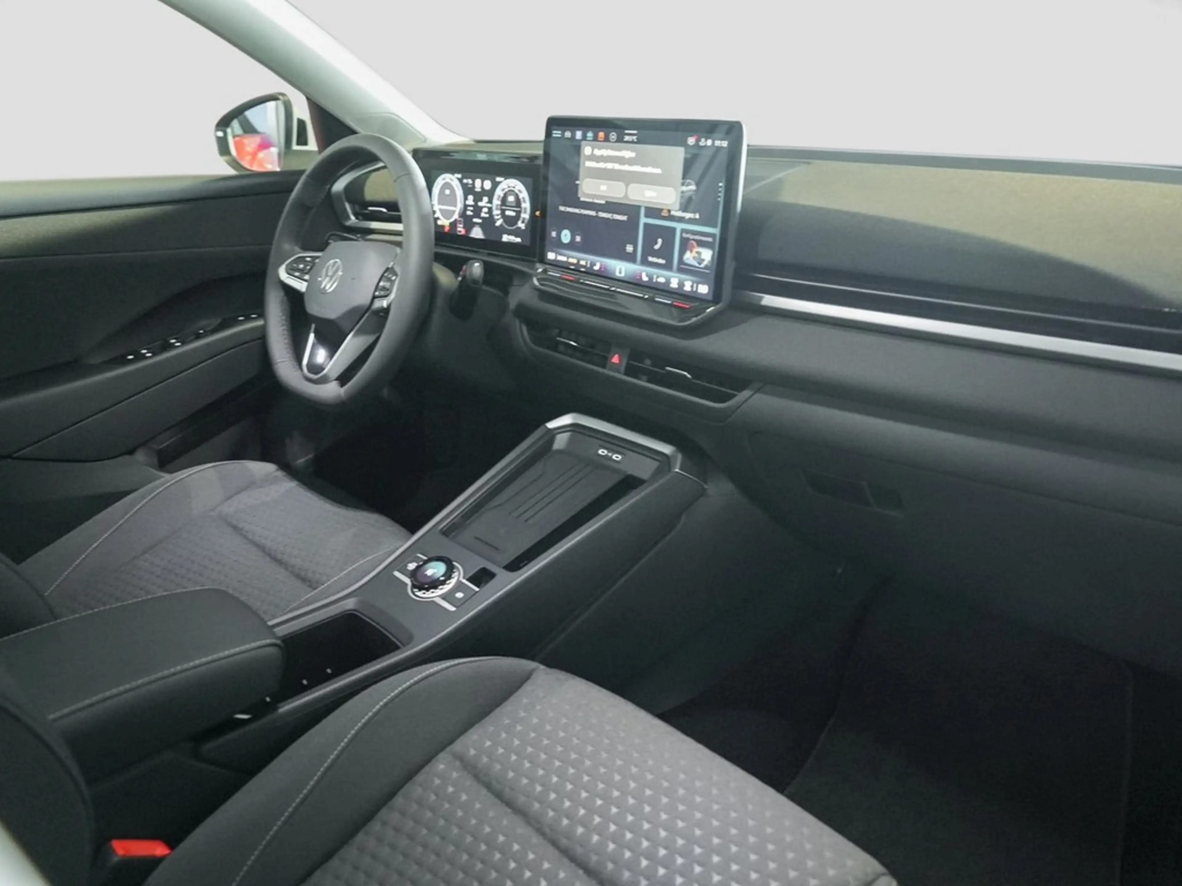 Volkswagen T-Roc 1.5 l eTSI OPF DSG Life VAL VSA — photo 8