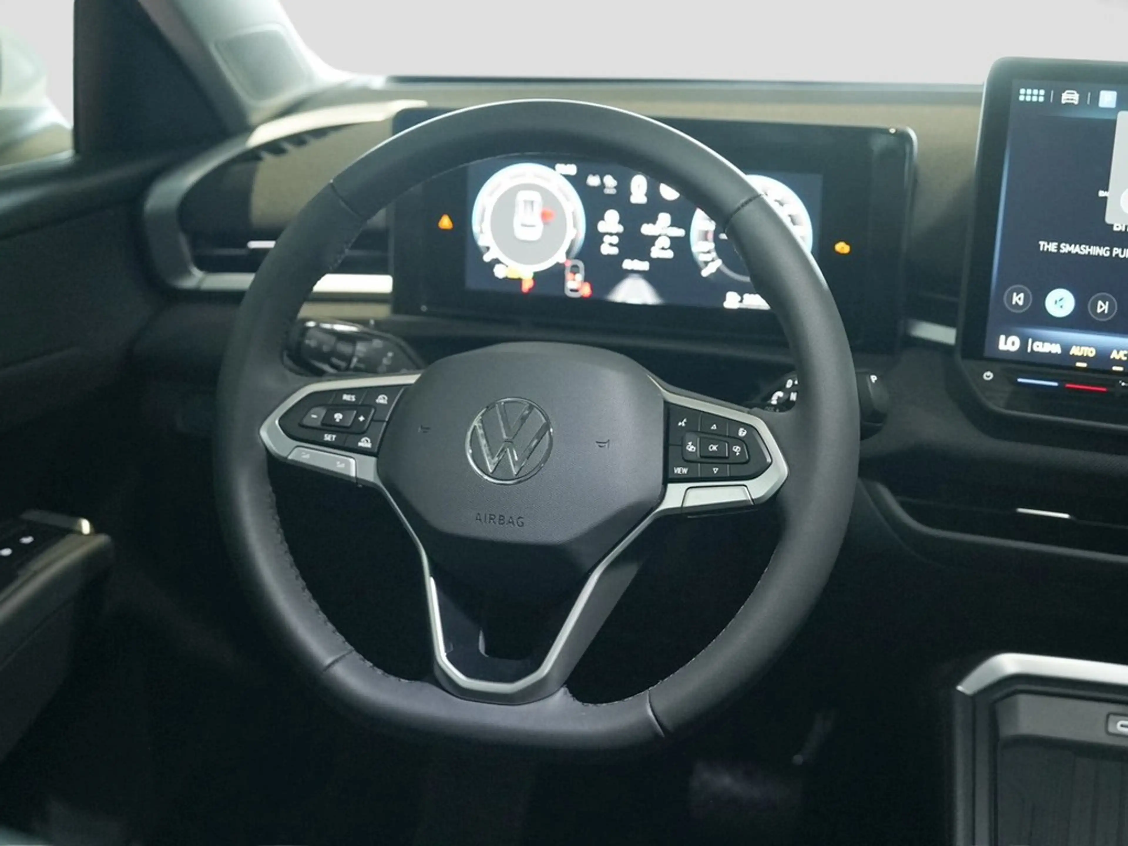 Volkswagen T-Roc 1.5 l eTSI OPF DSG Life VAL VSA — photo 11